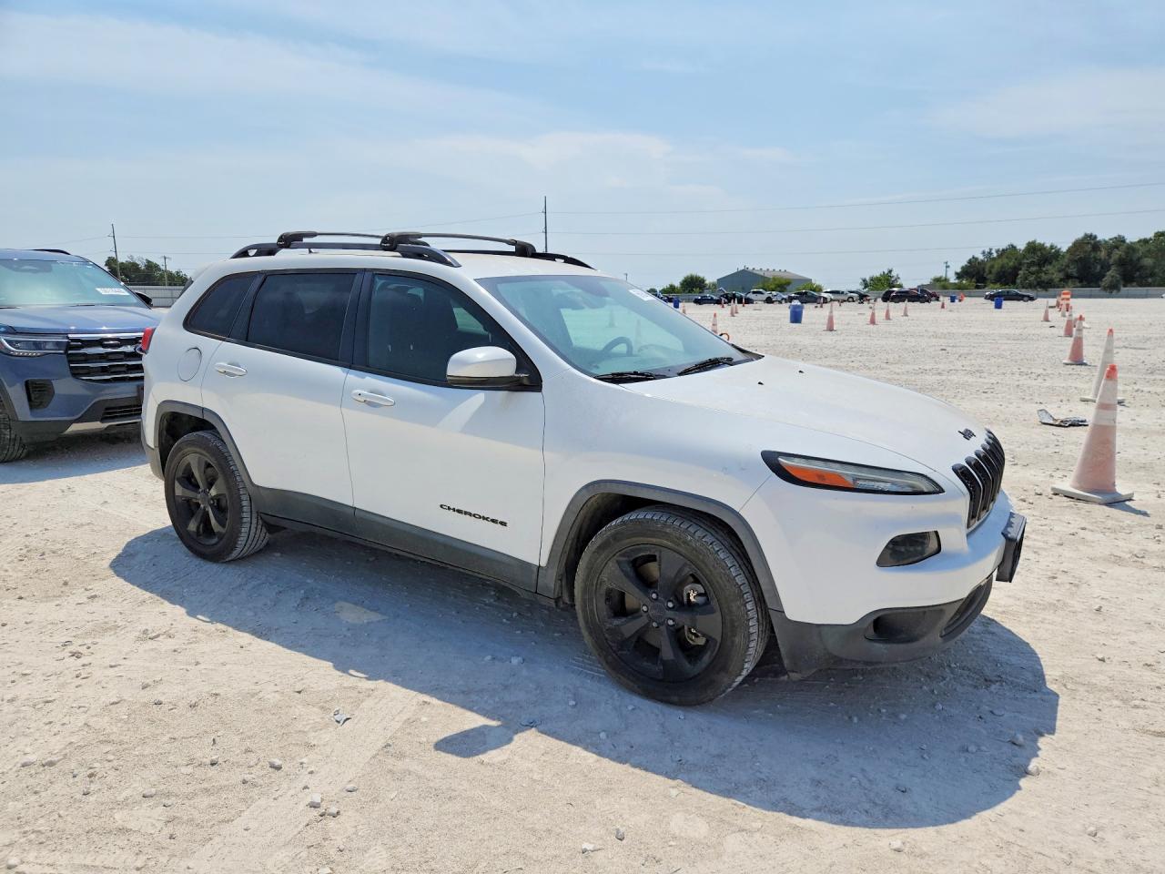 2015 Jeep Cherokee Latitude White vin: 1C4PJLCSXFW781223