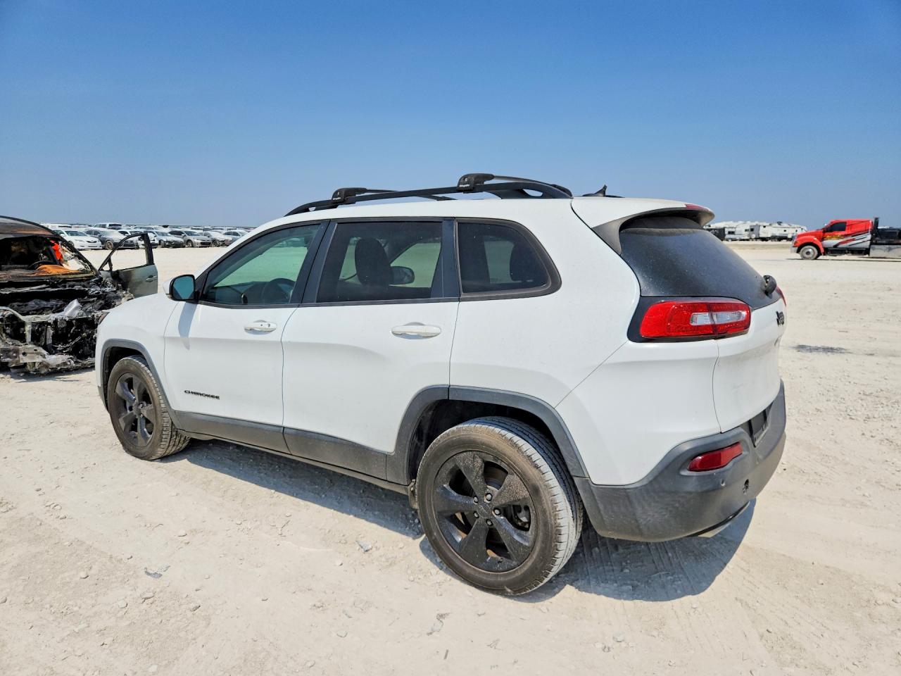 2015 Jeep Cherokee Latitude White vin: 1C4PJLCSXFW781223