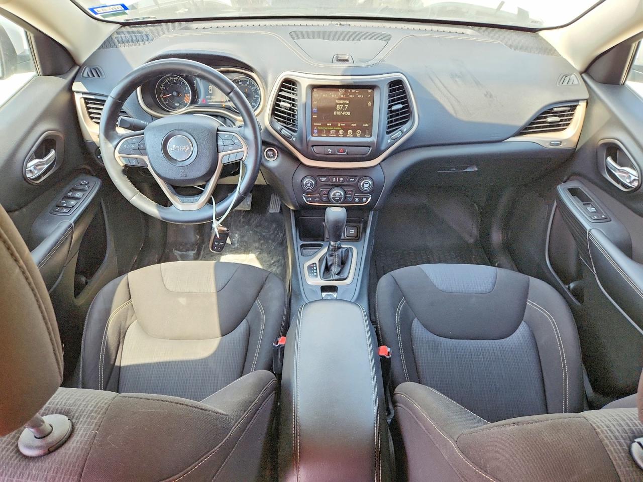 2015 Jeep Cherokee Latitude White vin: 1C4PJLCSXFW781223