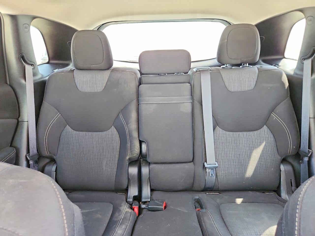 2015 Jeep Cherokee Latitude White vin: 1C4PJLCSXFW781223