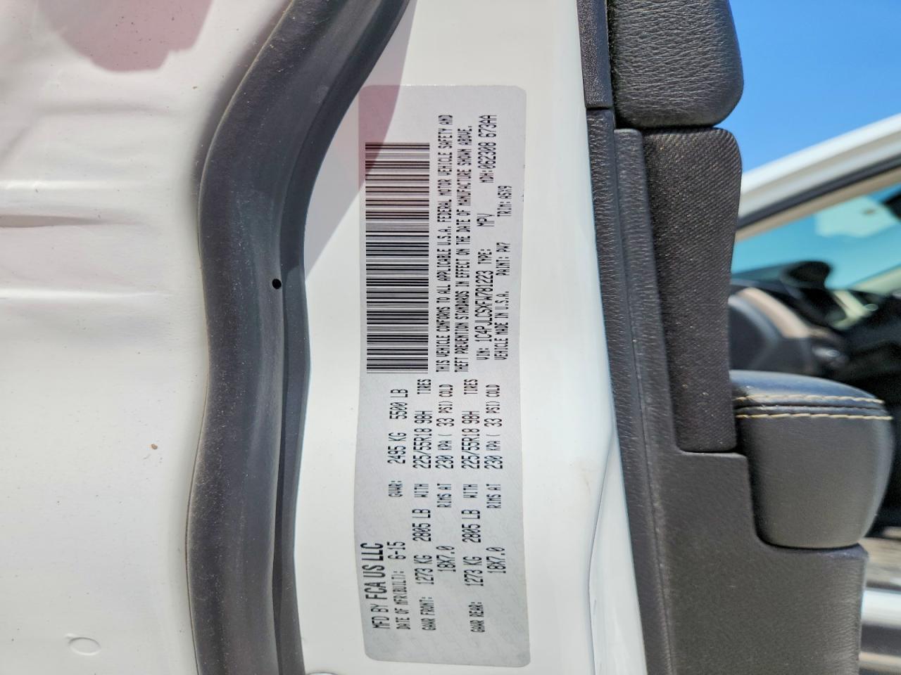 2015 Jeep Cherokee Latitude White vin: 1C4PJLCSXFW781223
