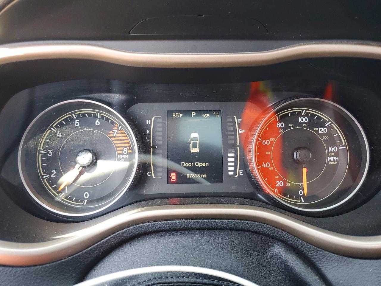 2016 Jeep Cherokee Latitude Серебряный vin: 1C4PJLCSXGW189676
