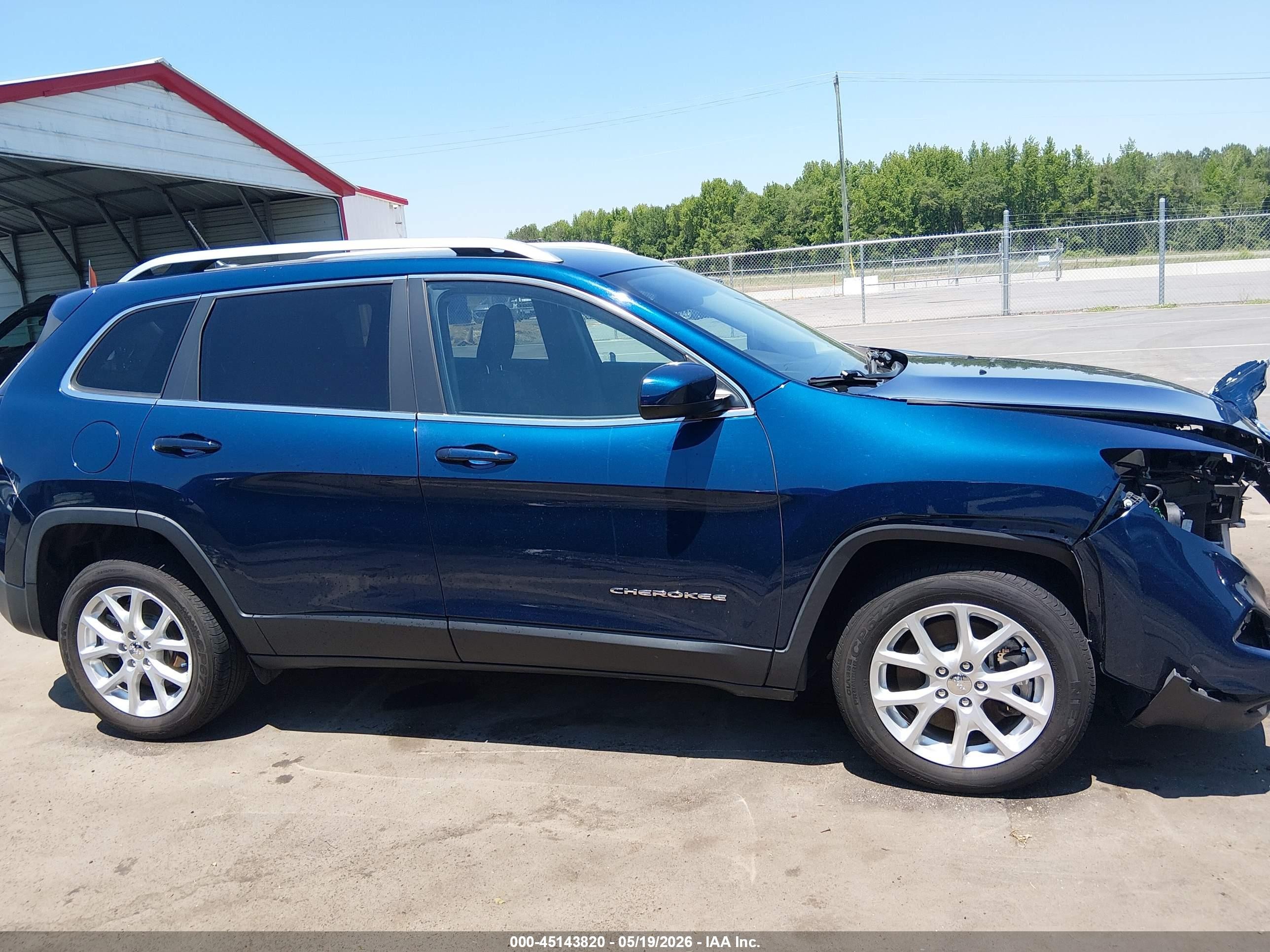 2018 Jeep Cherokee Latitude Fwd Blue vin: 1C4PJLCX2JD553314