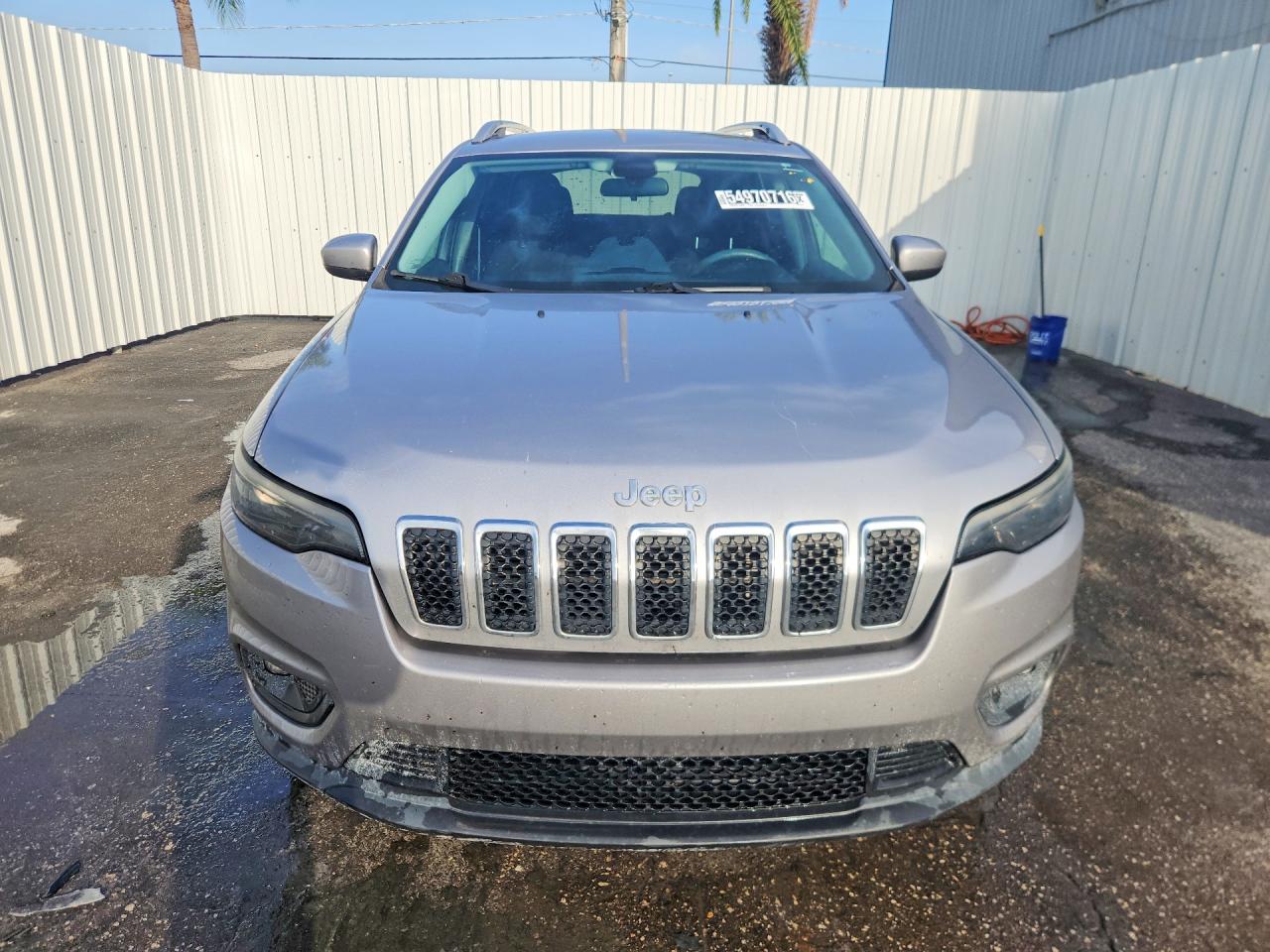2019 Jeep Cherokee Latitude White vin: 1C4PJLCX9KD220772