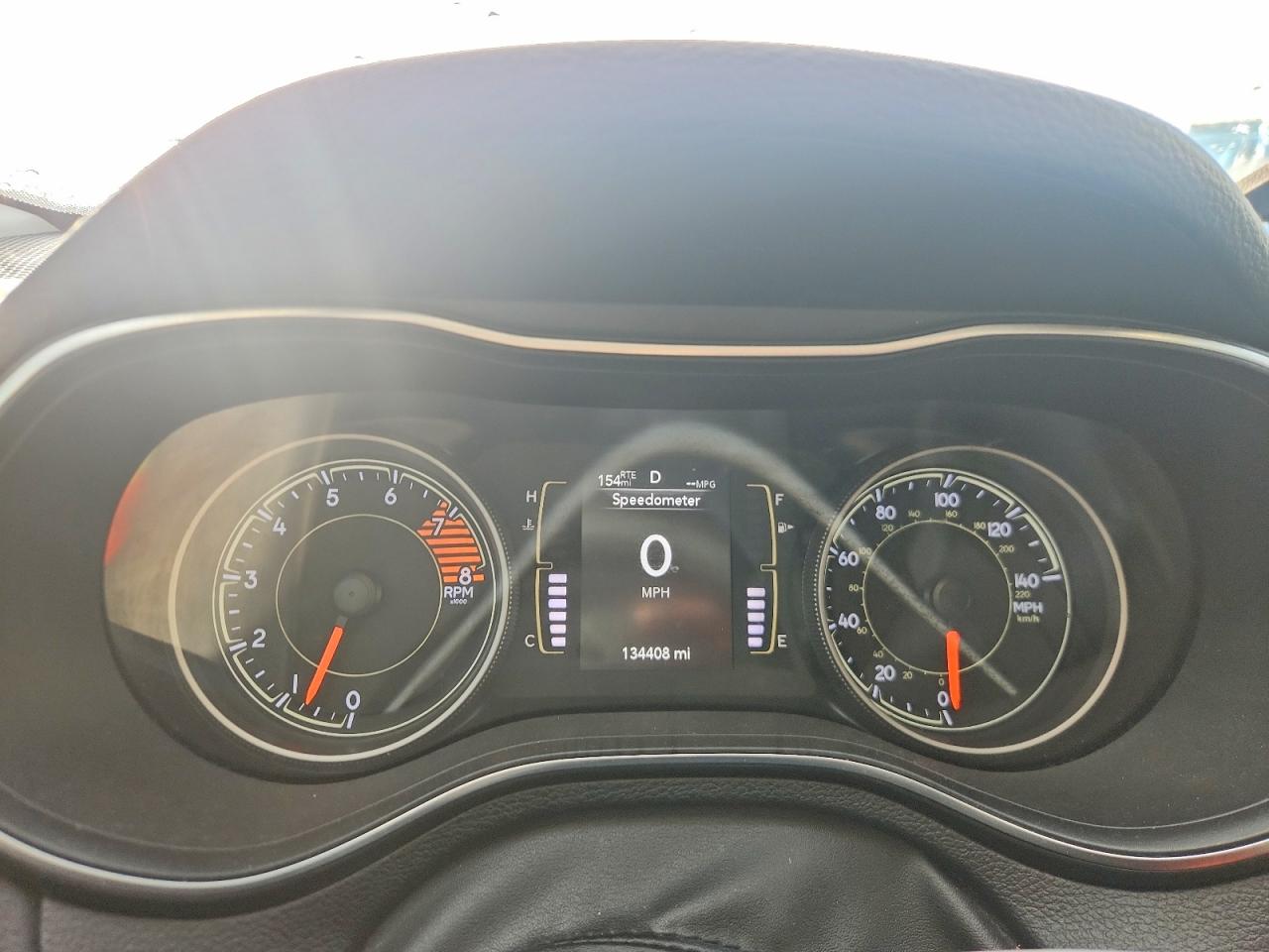 2019 Jeep Cherokee Latitude White vin: 1C4PJLCX9KD220772