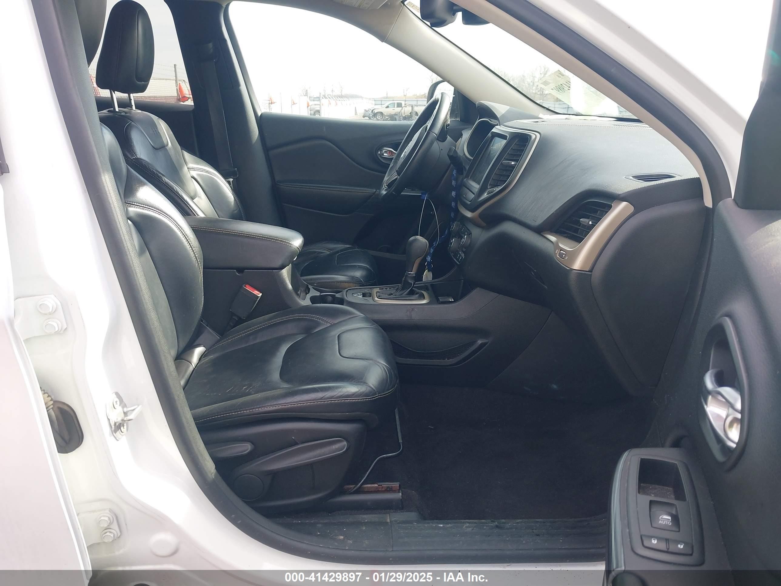2017 Jeep Cherokee Limited Fwd White vin: 1C4PJLDB0HW516439