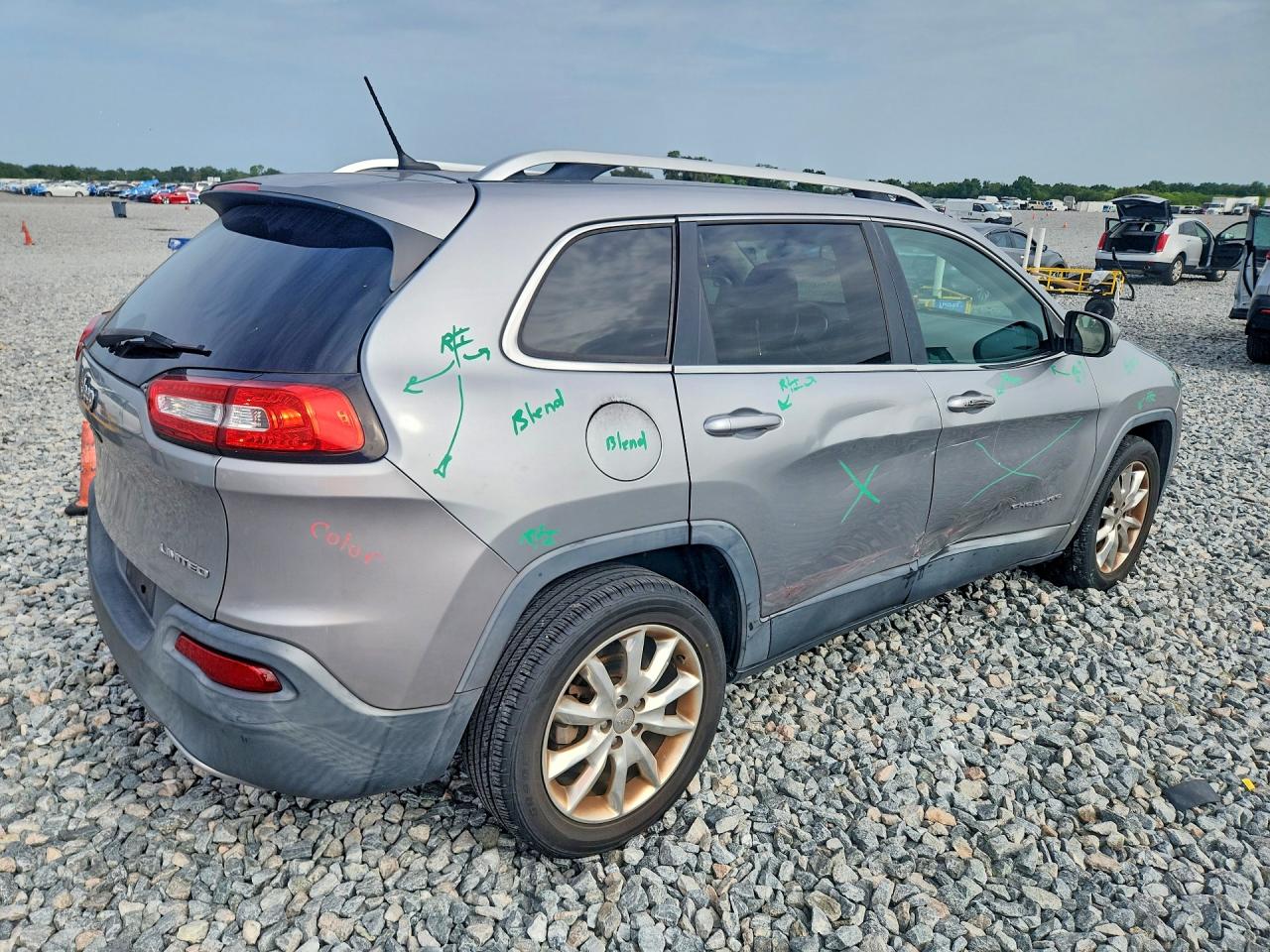 2014 Jeep Cherokee Limited Silver vin: 1C4PJLDB1EW129801