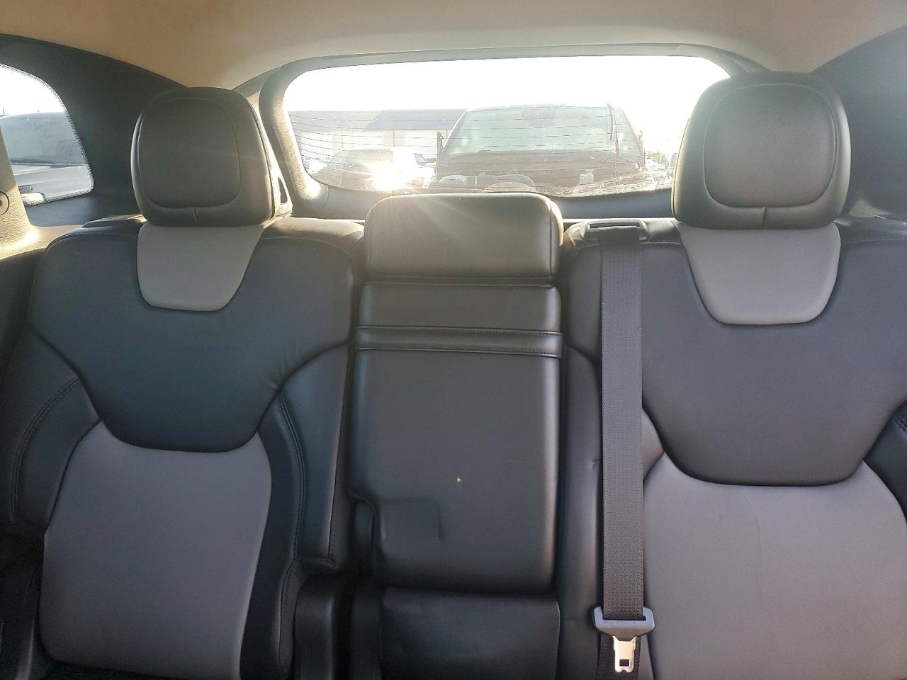 2014 Jeep Cherokee Limited Silver vin: 1C4PJLDB1EW205727