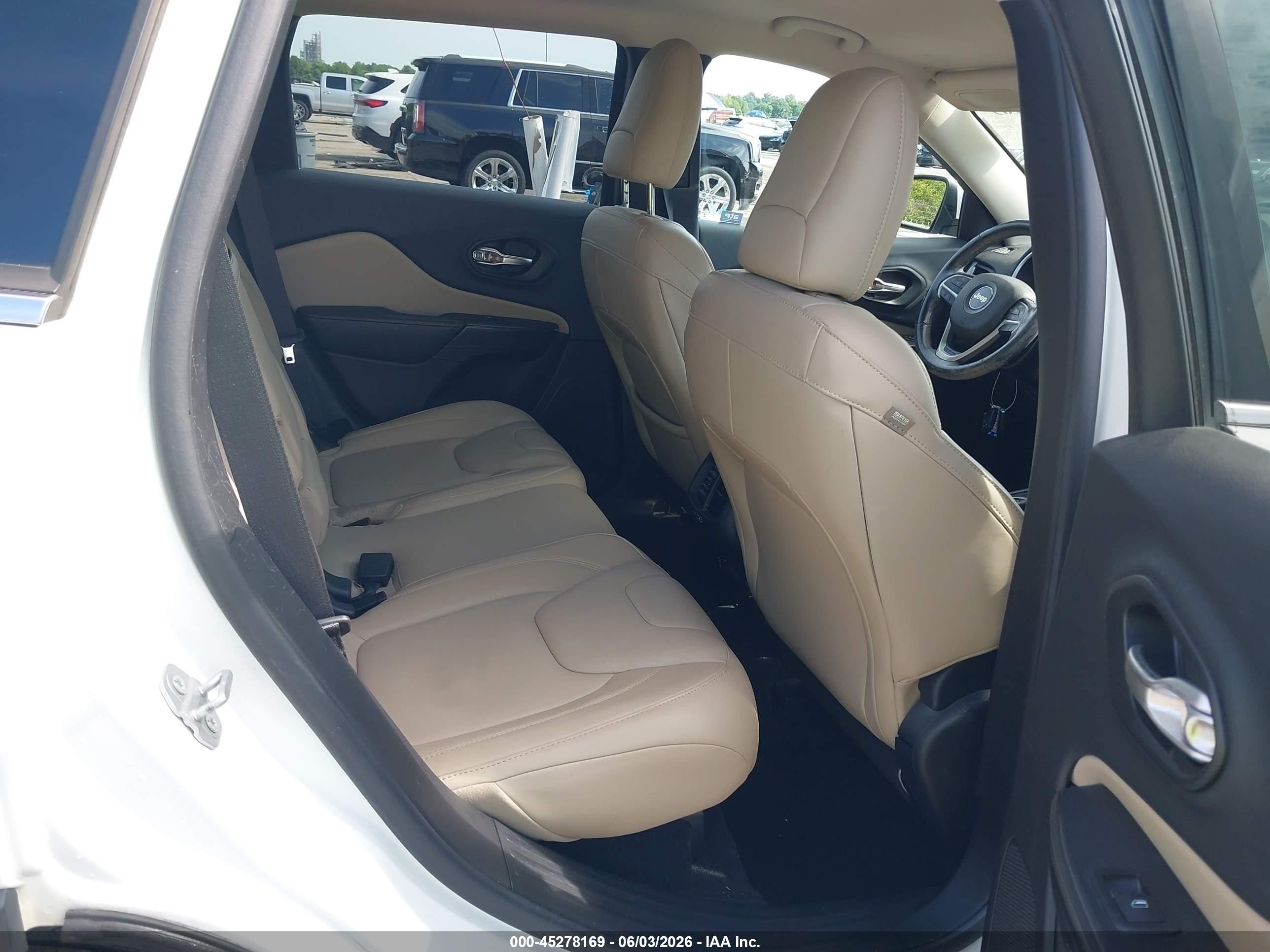 2015 Jeep Cherokee Limited White vin: 1C4PJLDB1FW621150