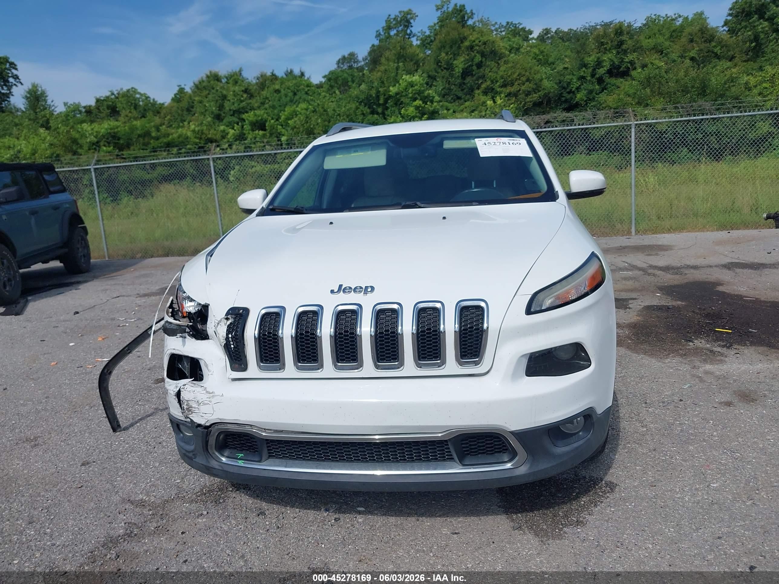 2015 Jeep Cherokee Limited White vin: 1C4PJLDB1FW621150
