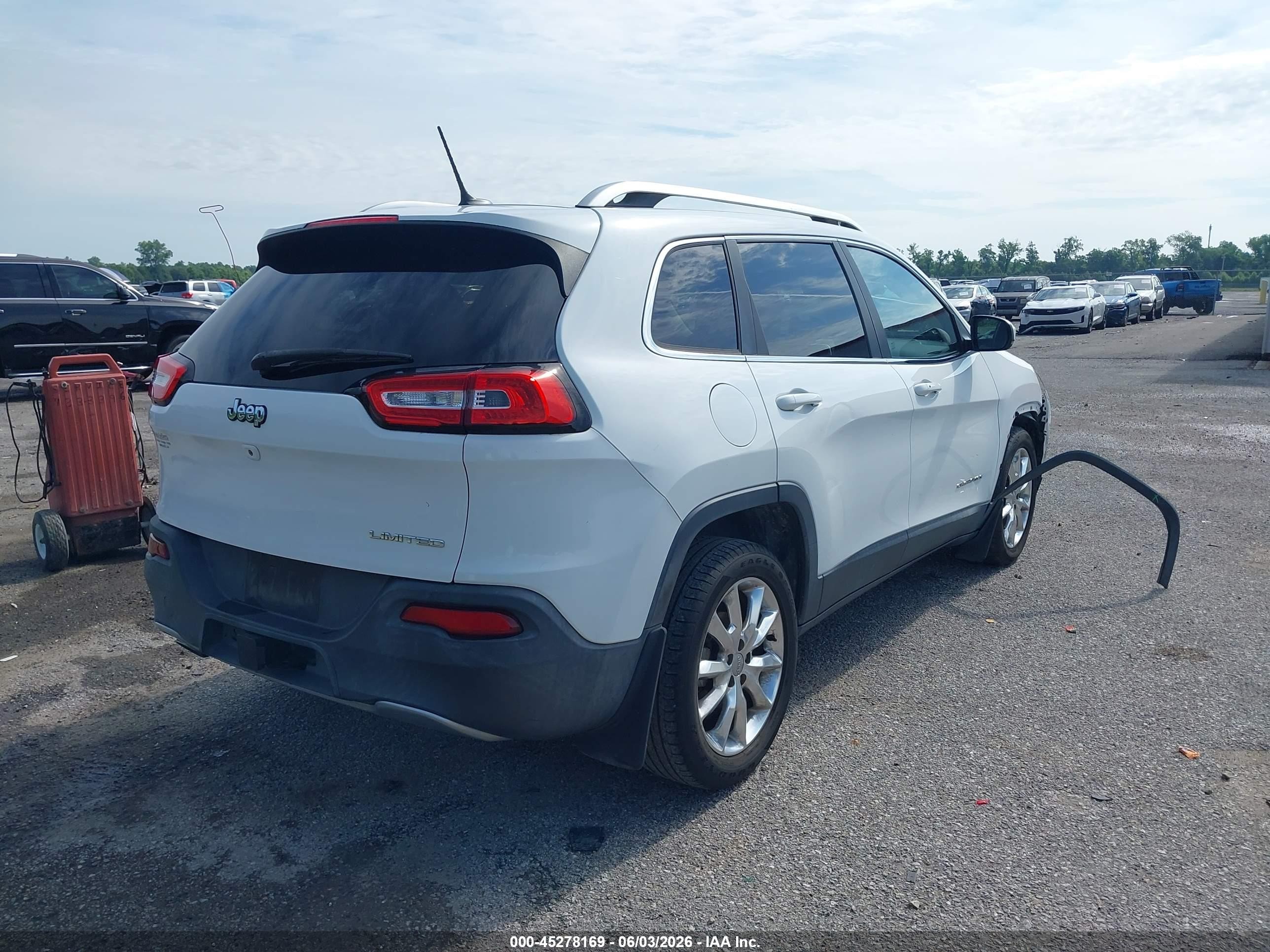 2015 Jeep Cherokee Limited White vin: 1C4PJLDB1FW621150
