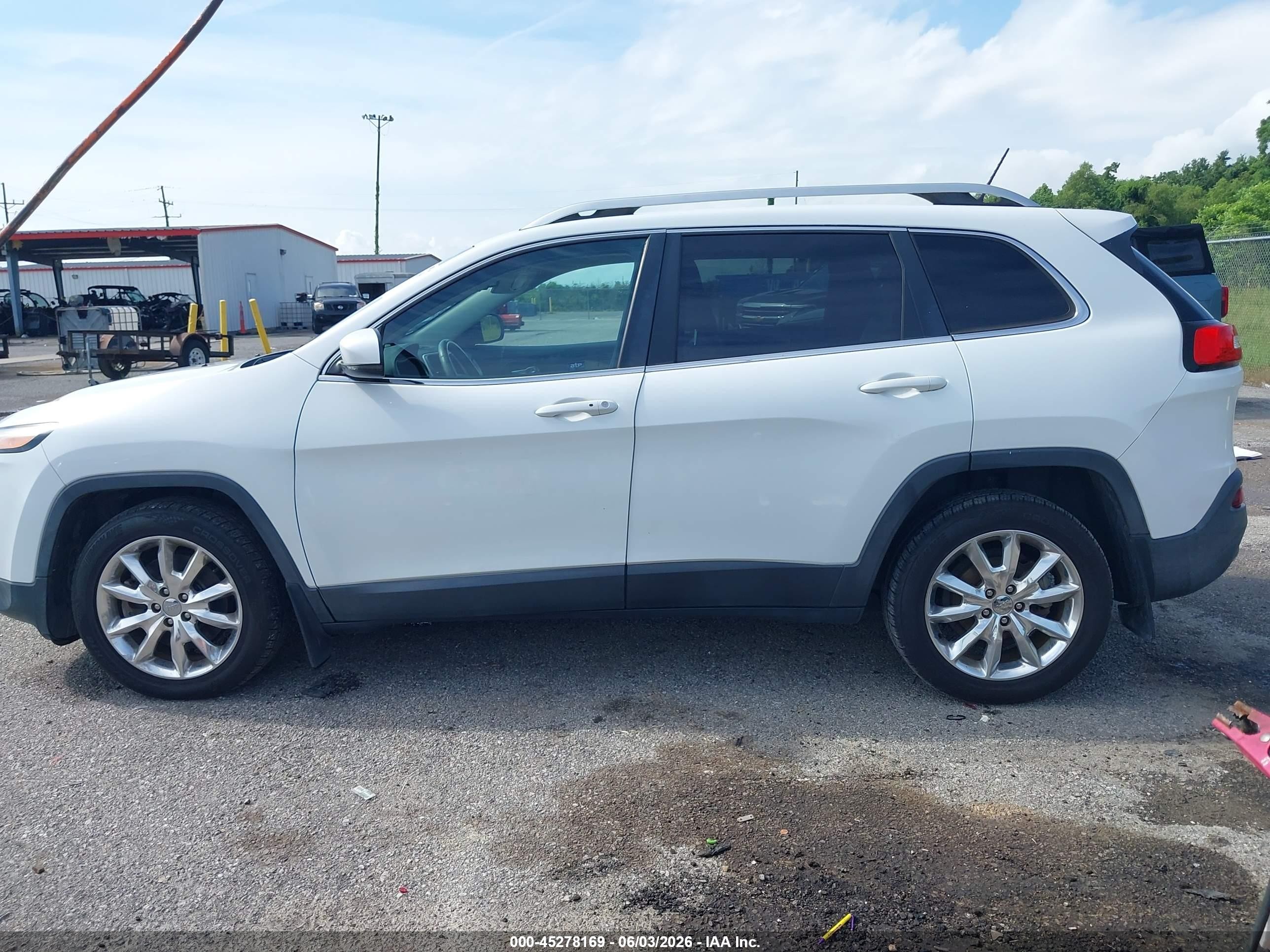 2015 Jeep Cherokee Limited White vin: 1C4PJLDB1FW621150