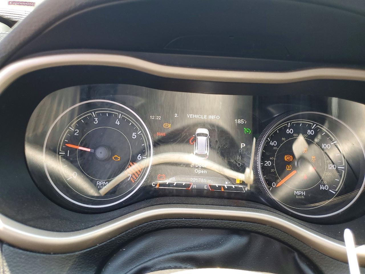 2015 Jeep Cherokee Limited White vin: 1C4PJLDB1FW753325