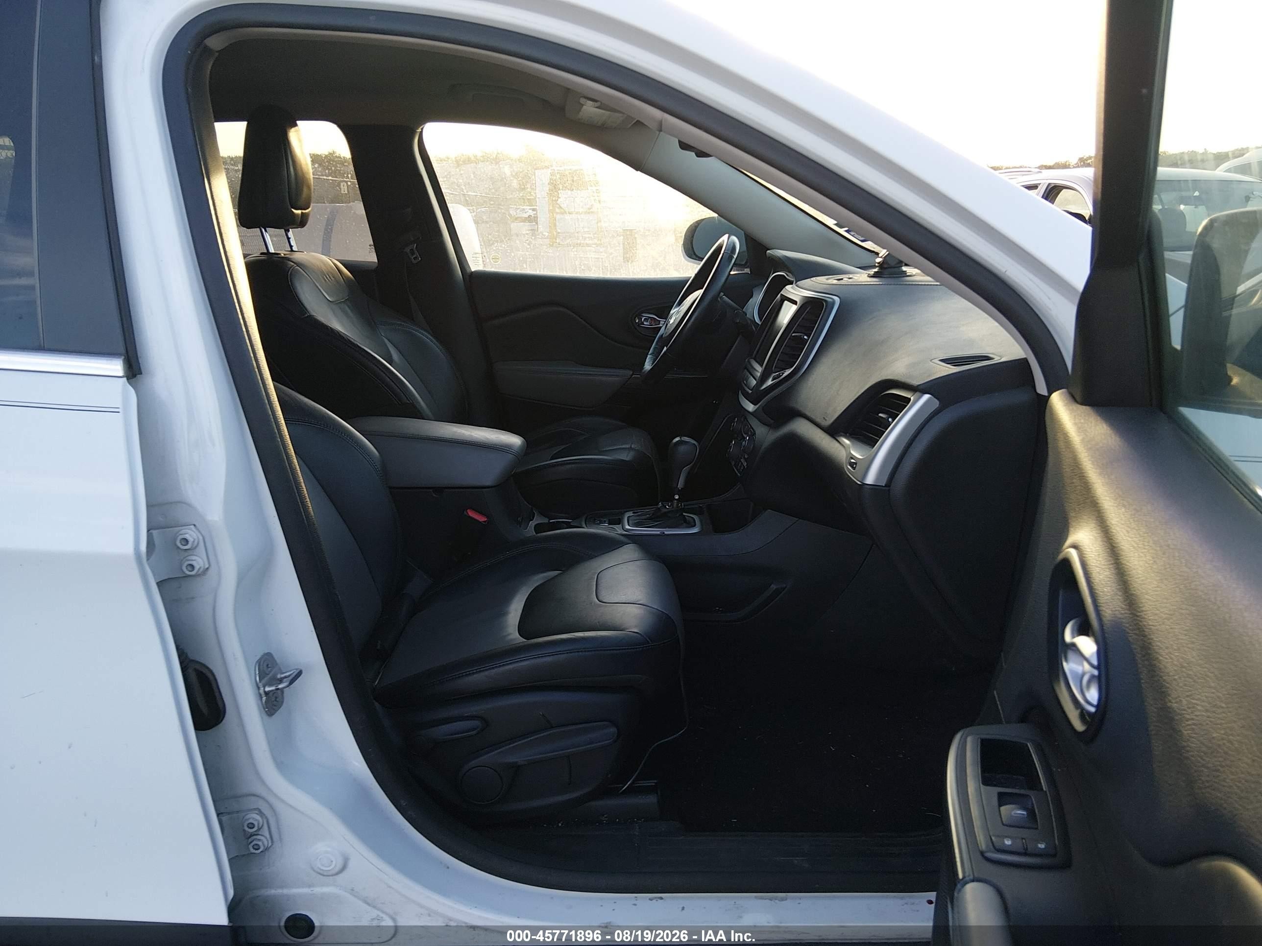 2014 Jeep Cherokee Limited White vin: 1C4PJLDB2EW199565