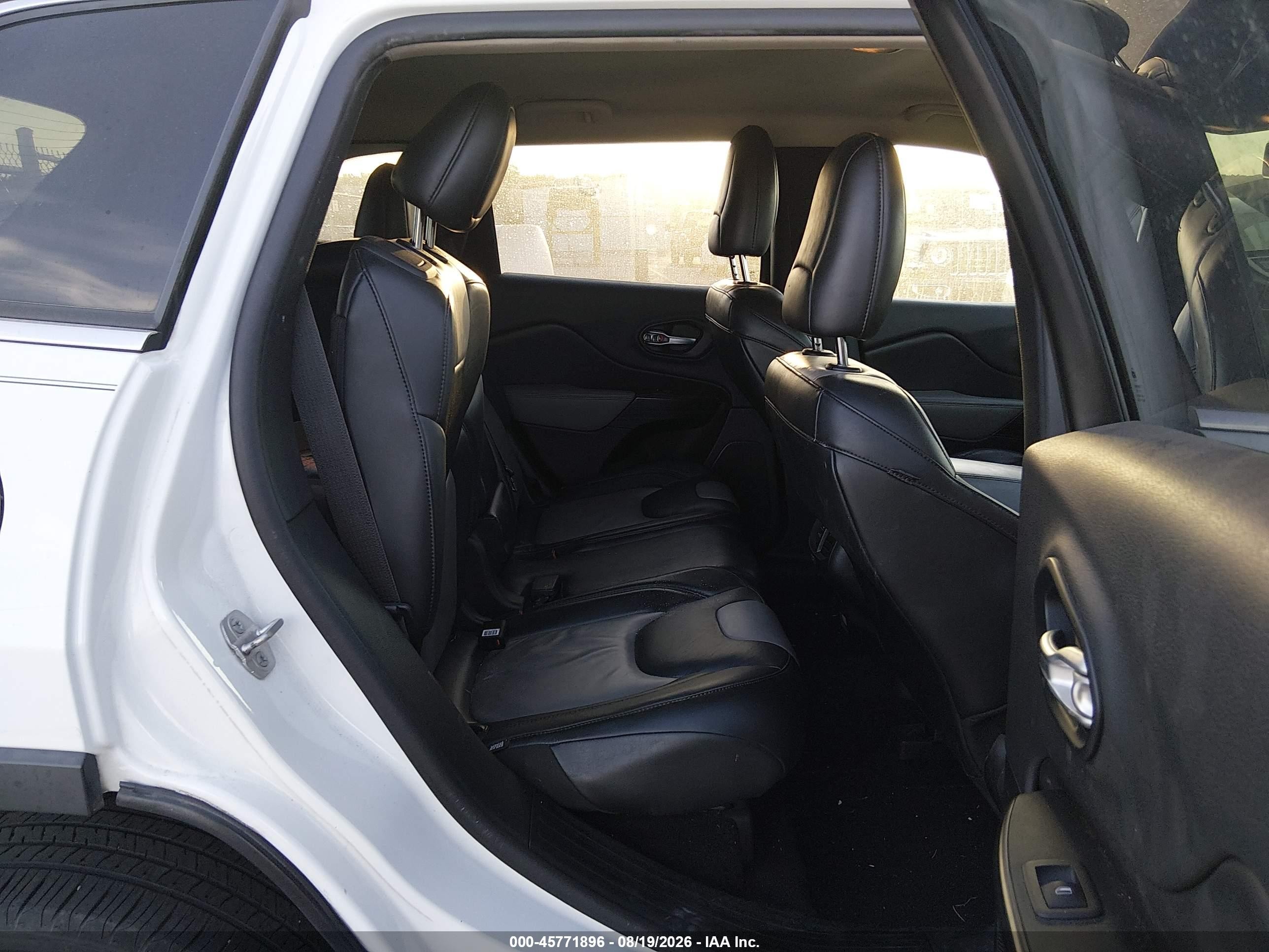 2014 Jeep Cherokee Limited White vin: 1C4PJLDB2EW199565