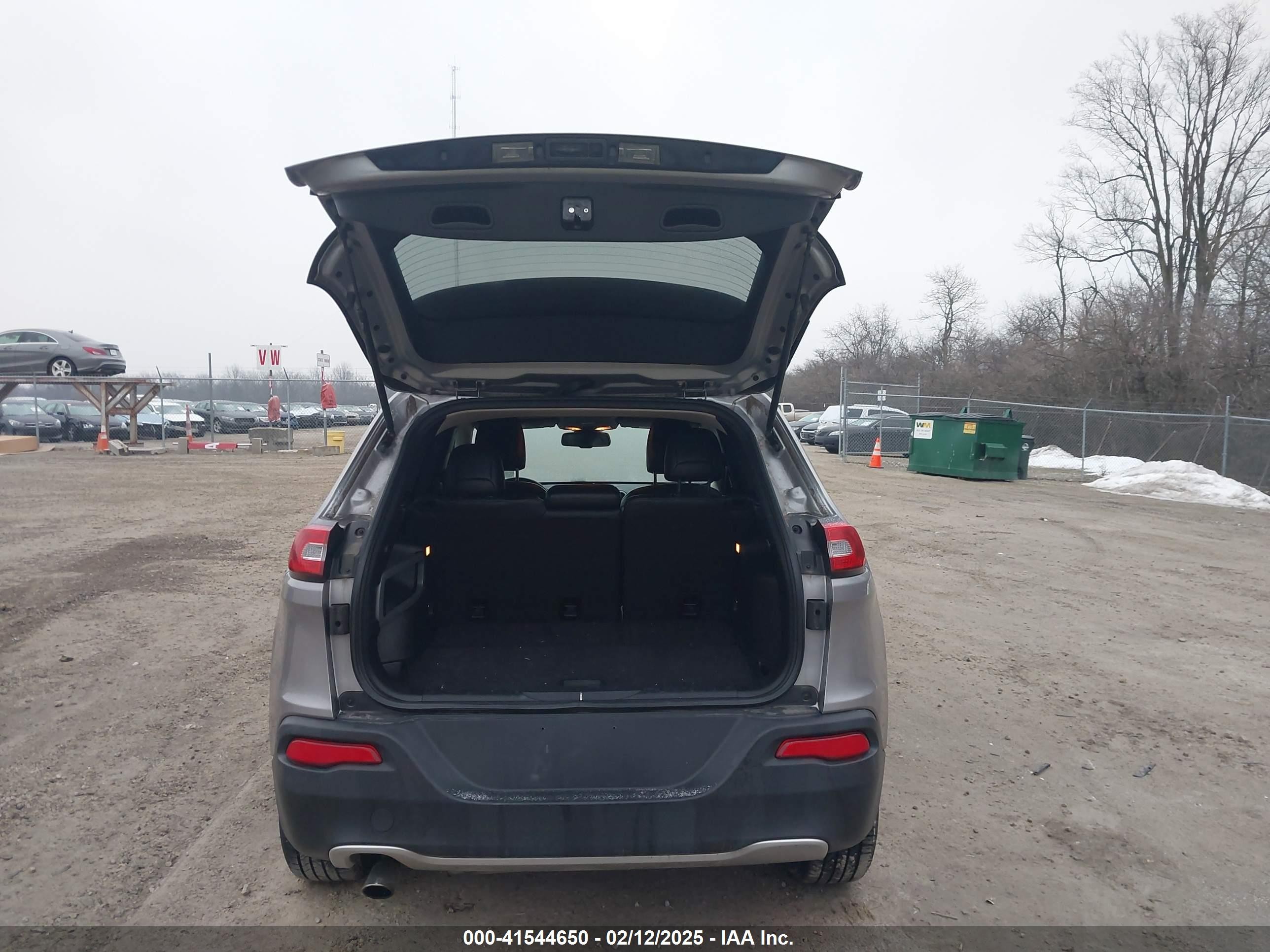 2017 Jeep Cherokee Limited Fwd Gray vin: 1C4PJLDB2HW517656