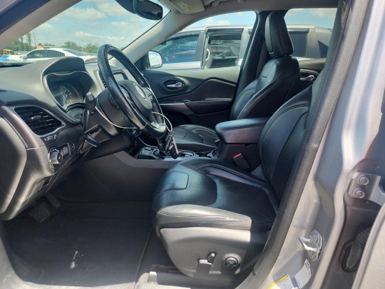 2020 Jeep Cherokee Limited Silver vin: 1C4PJLDB2LD505009