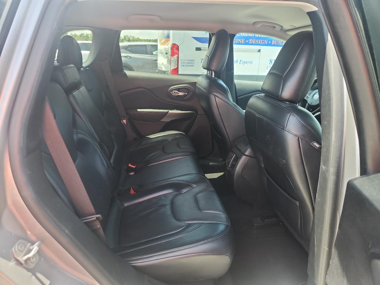 2020 Jeep Cherokee Limited Silver vin: 1C4PJLDB2LD505009