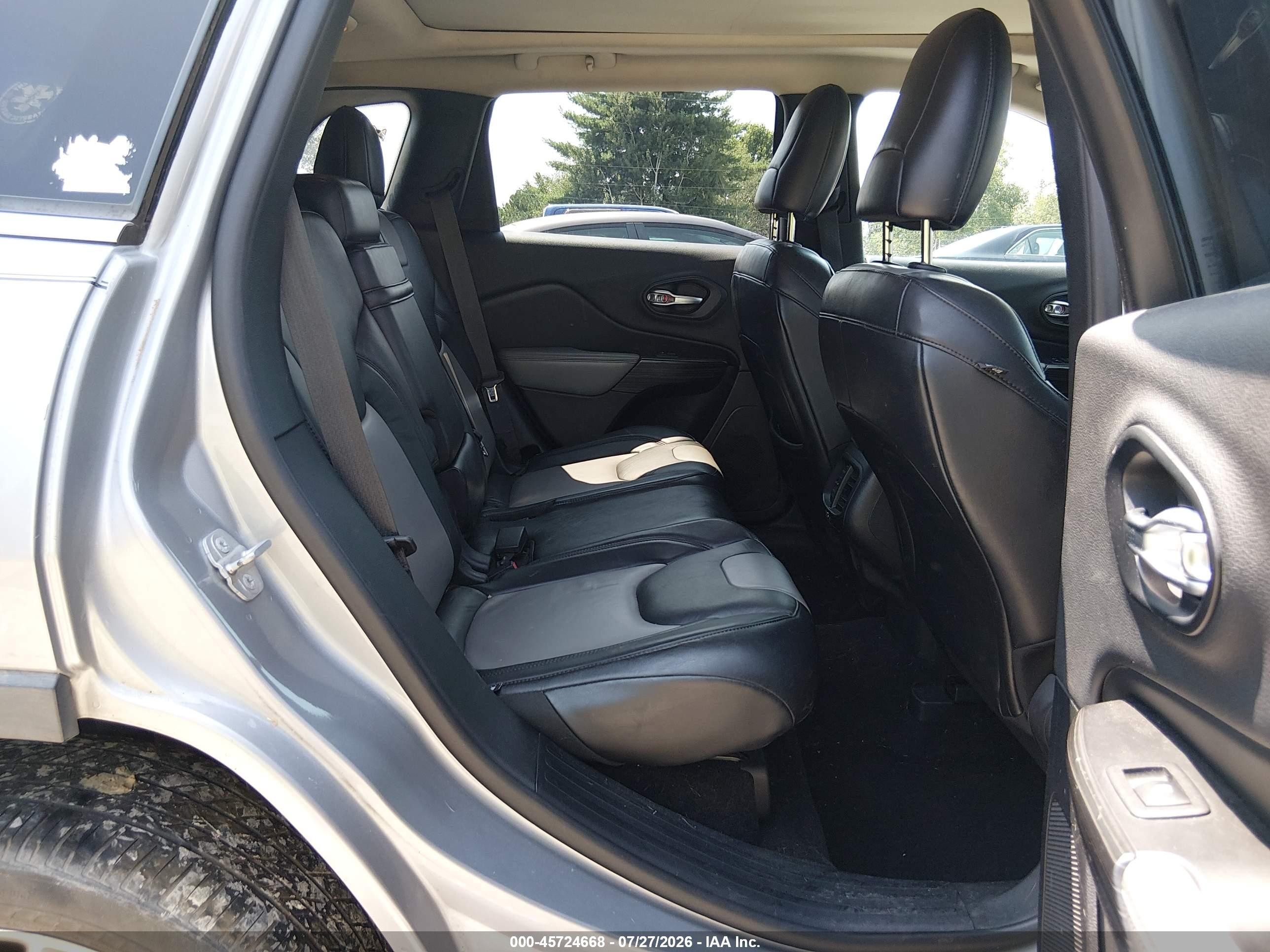 2014 Jeep Cherokee Limited Silver vin: 1C4PJLDB3EW160712