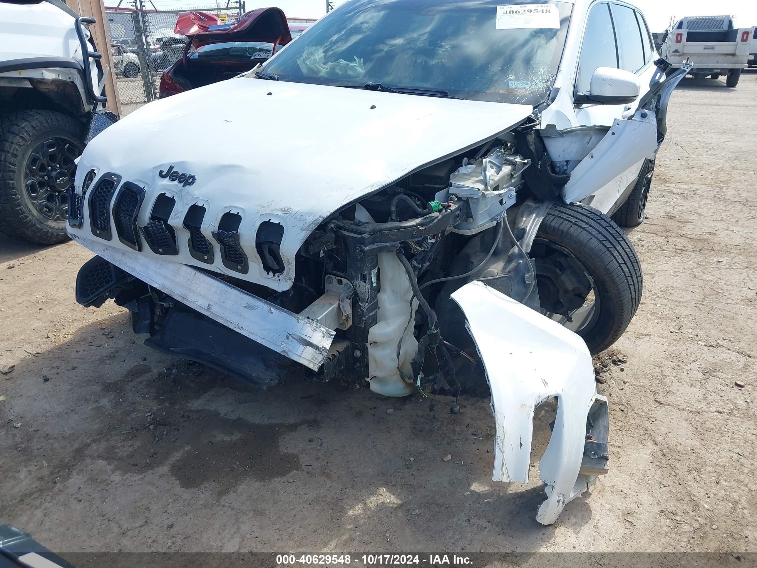 2017 Jeep Cherokee Limited Fwd White vin: 1C4PJLDB3HW526219