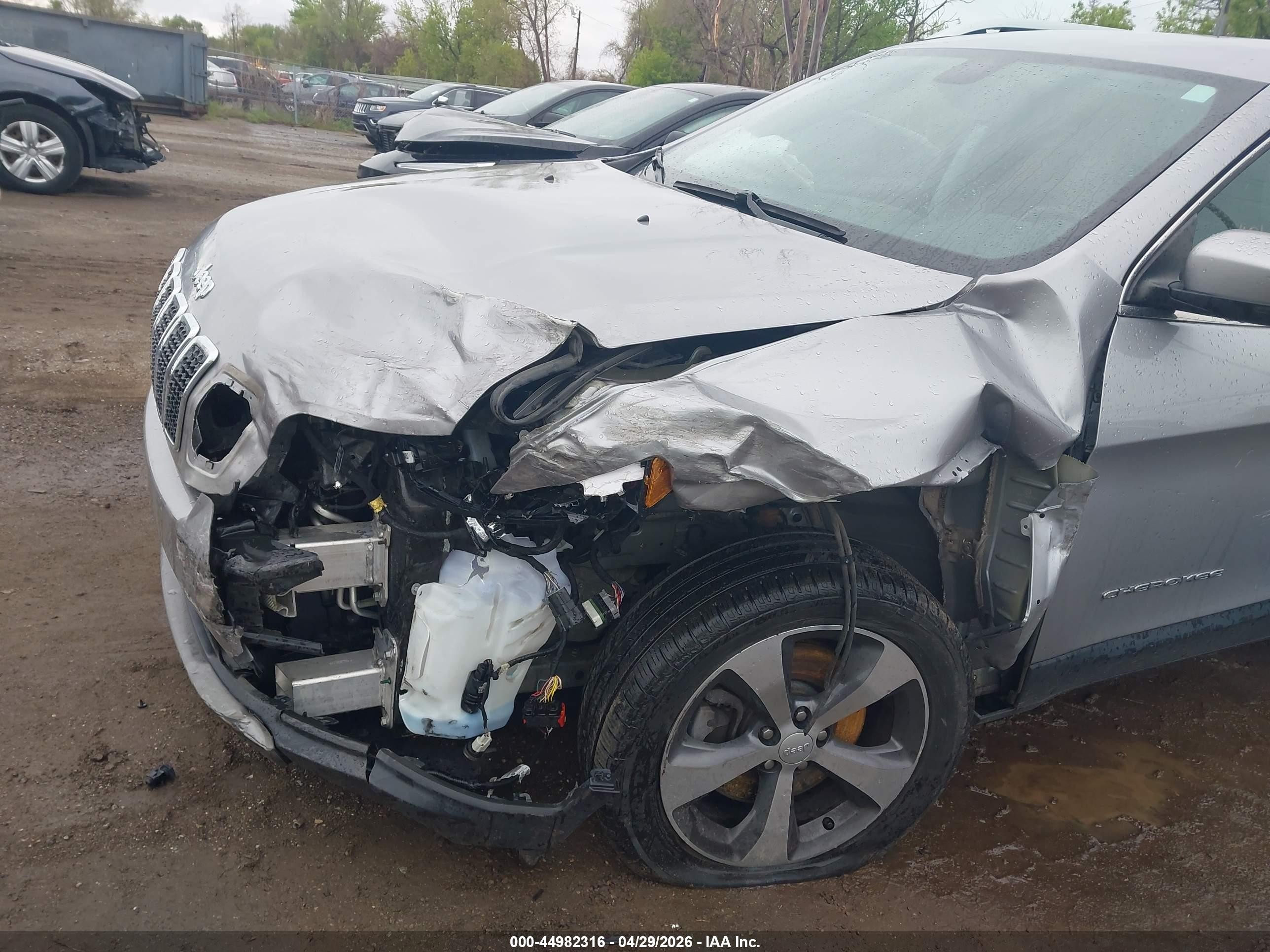 2019 Jeep Cherokee Limited Fwd Silver vin: 1C4PJLDB3KD387213