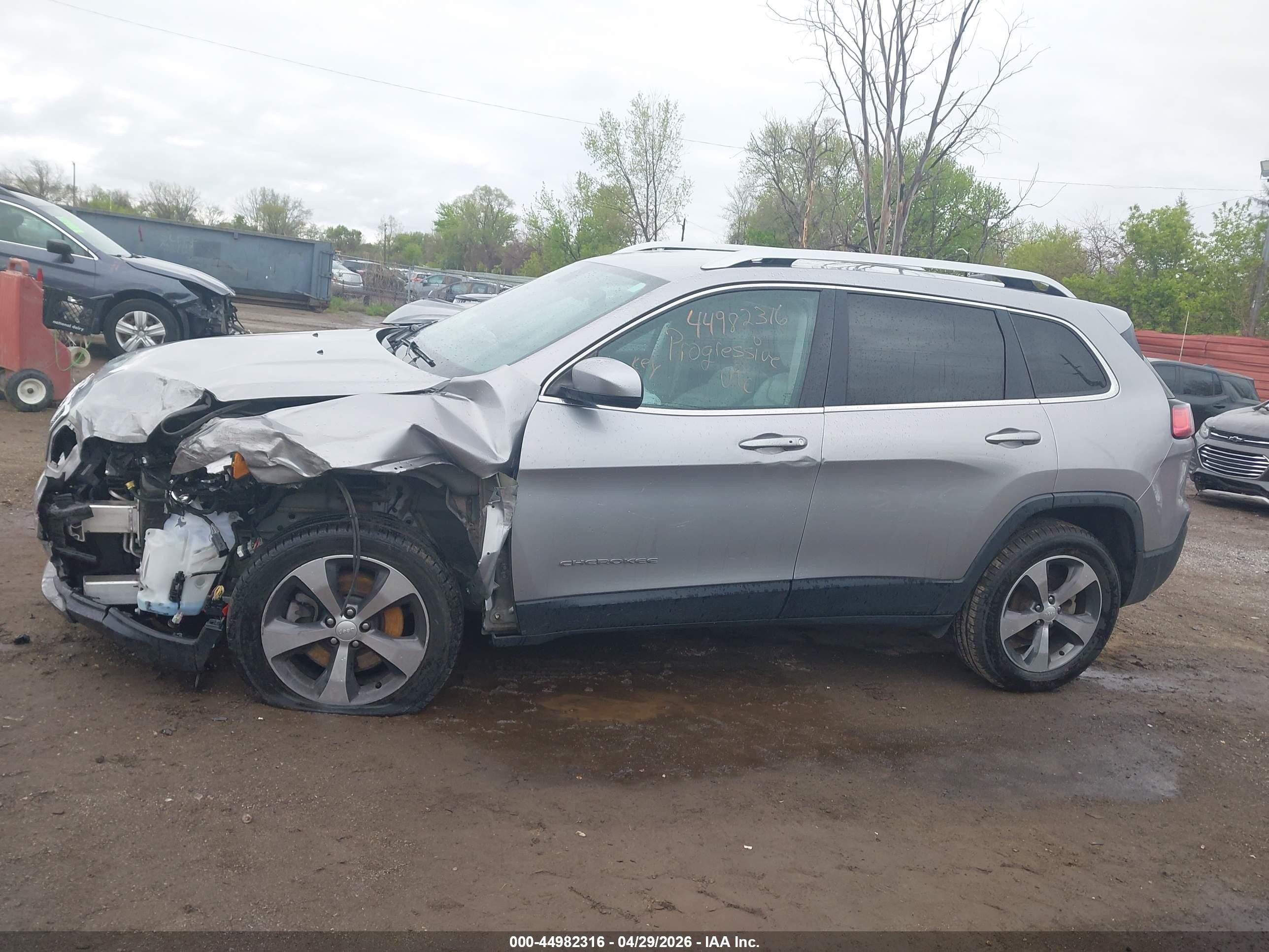 2019 Jeep Cherokee Limited Fwd Silver vin: 1C4PJLDB3KD387213