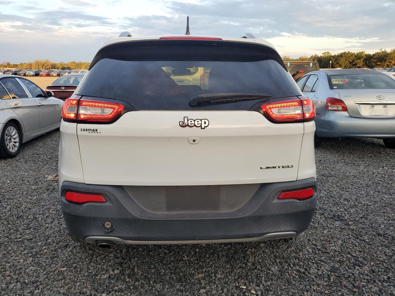 2015 Jeep Cherokee Limited White vin: 1C4PJLDB4FW670438