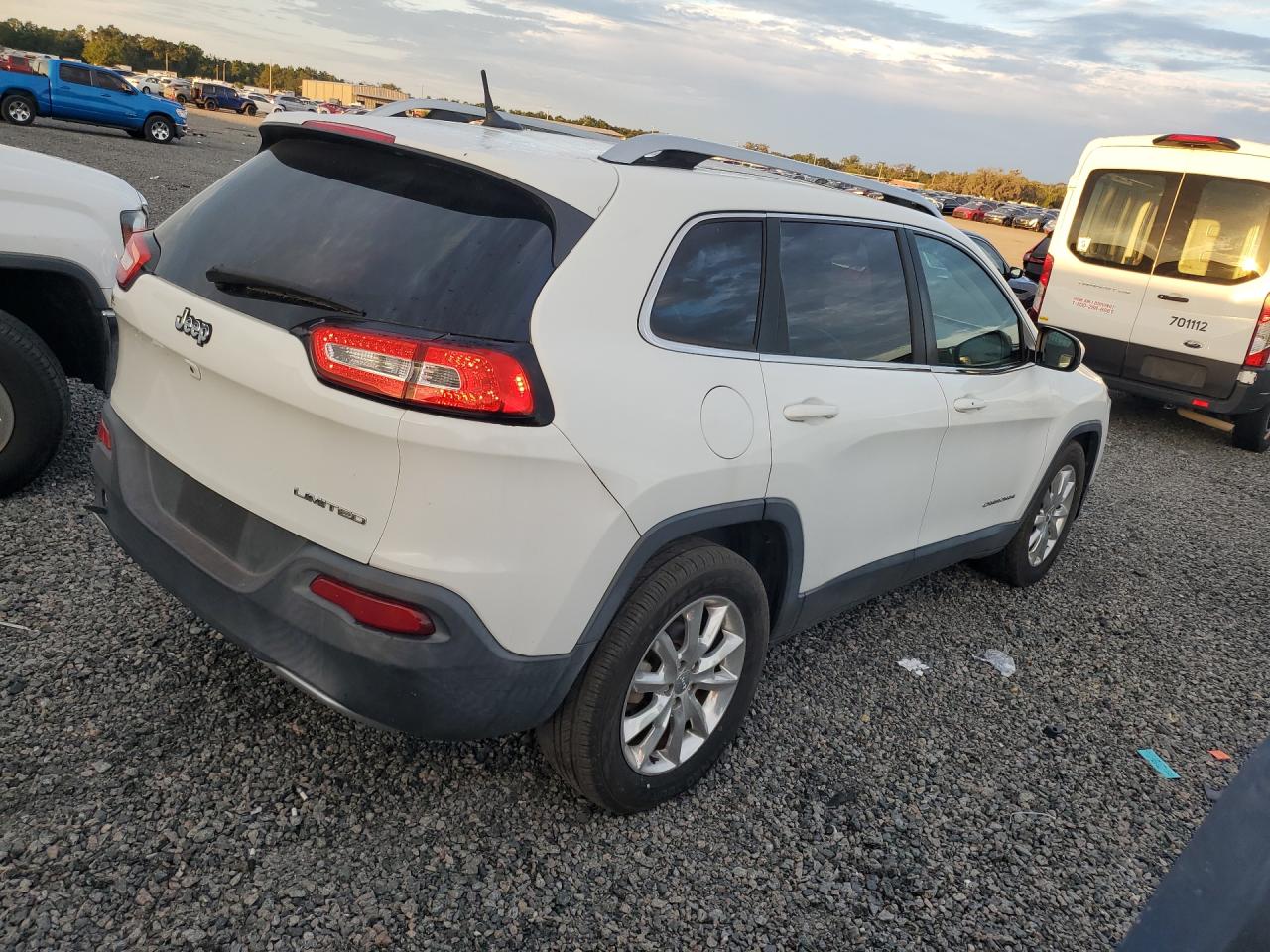 2015 Jeep Cherokee Limited White vin: 1C4PJLDB4FW670438