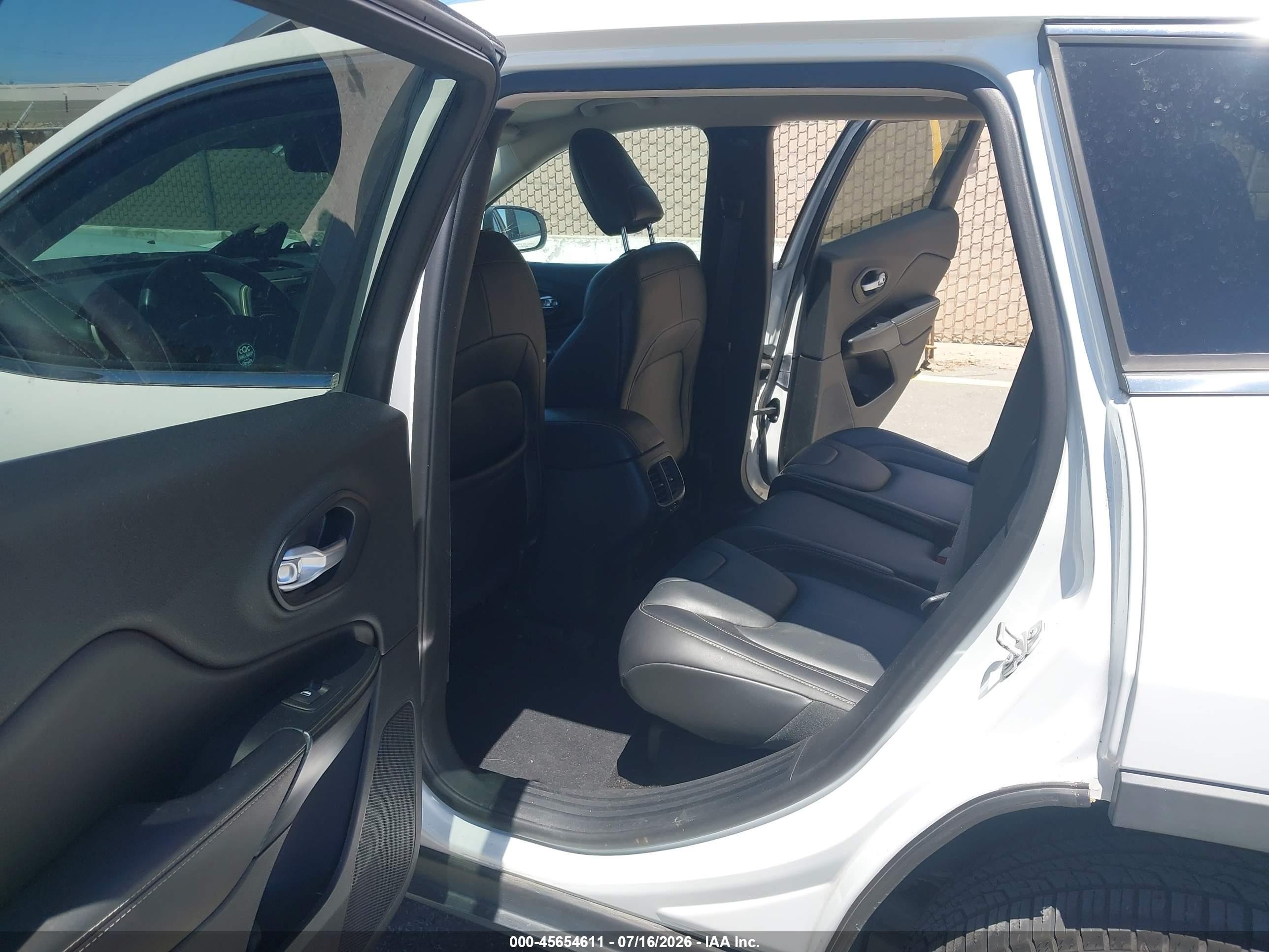 2015 Jeep Cherokee Limited Белый vin: 1C4PJLDB4FW753318