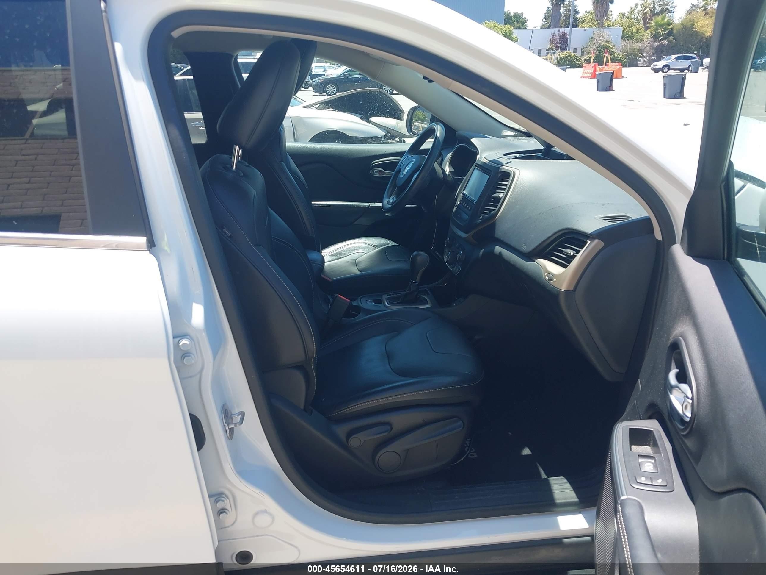 2015 Jeep Cherokee Limited Белый vin: 1C4PJLDB4FW753318