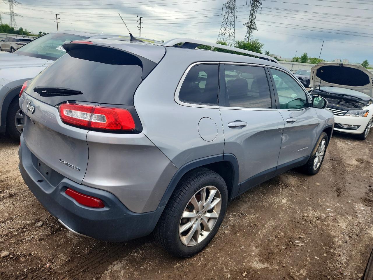 2014 Jeep Cherokee Silver vin: 1C4PJLDB6EW160798