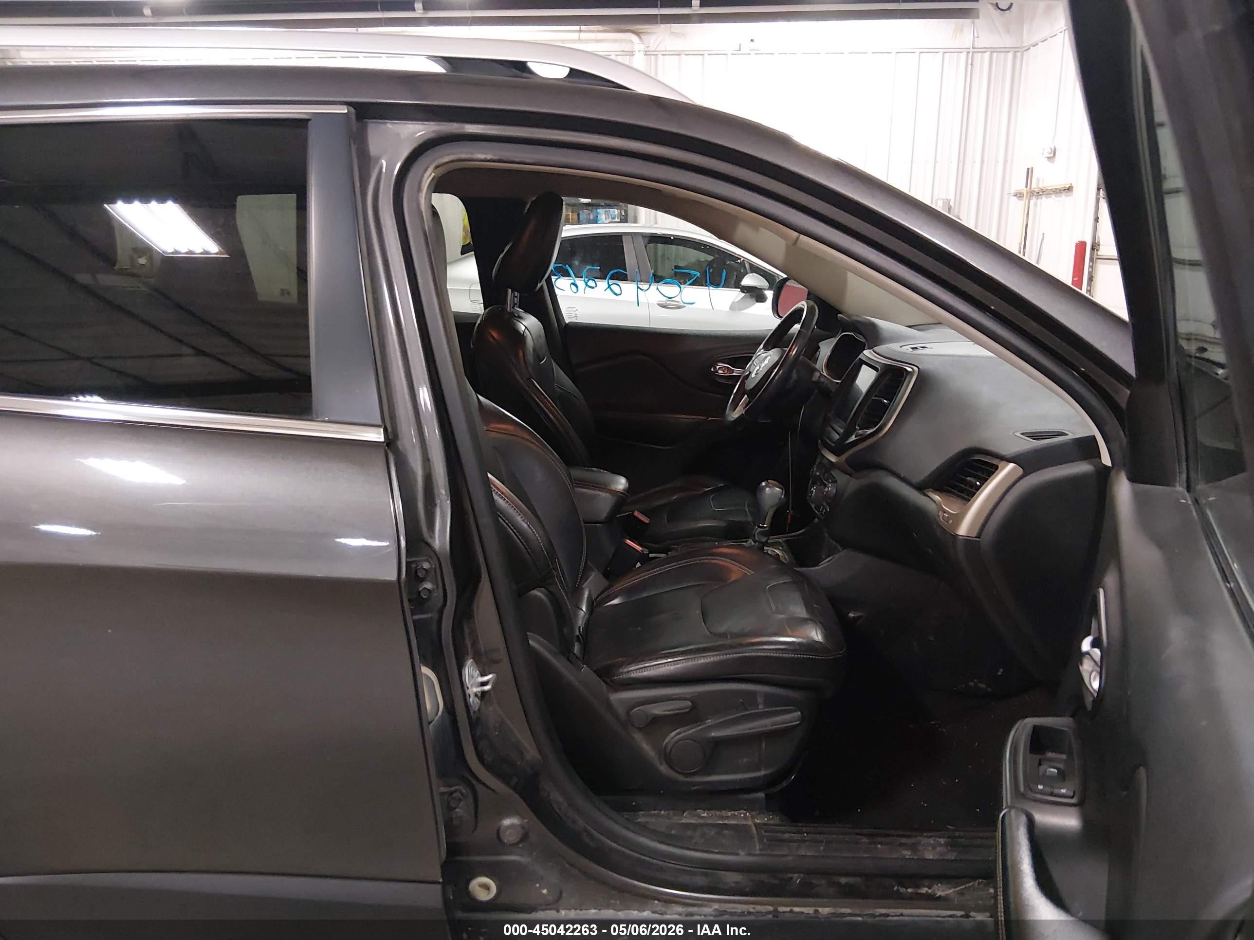 2015 Jeep Cherokee Limited Gray vin: 1C4PJLDB7FW579129