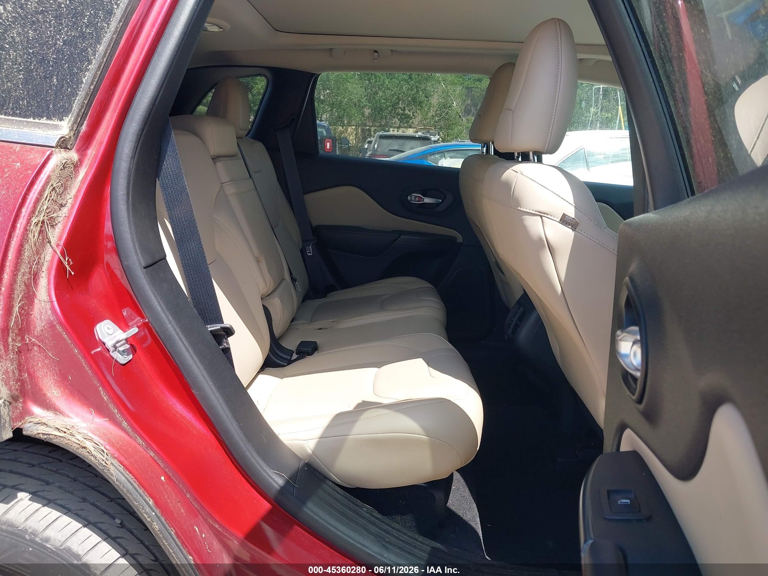 2015 Jeep Cherokee Limited Red vin: 1C4PJLDB8FW637961