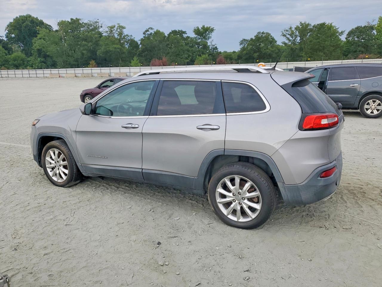 2015 Jeep Cherokee Limited Silver vin: 1C4PJLDS4FW525495