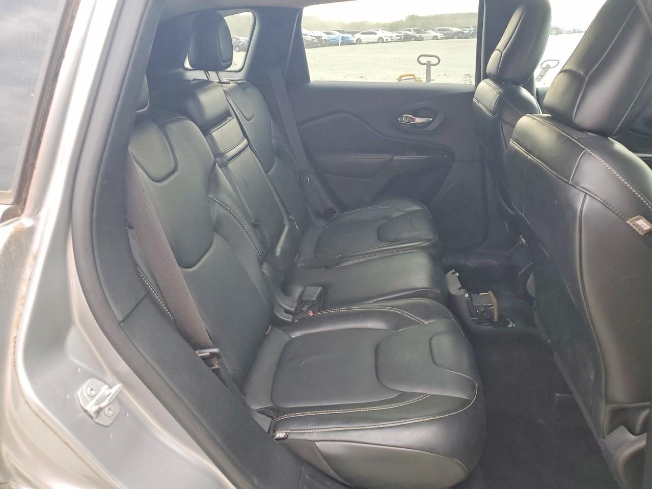 2015 Jeep Cherokee Limited Silver vin: 1C4PJLDS4FW525495