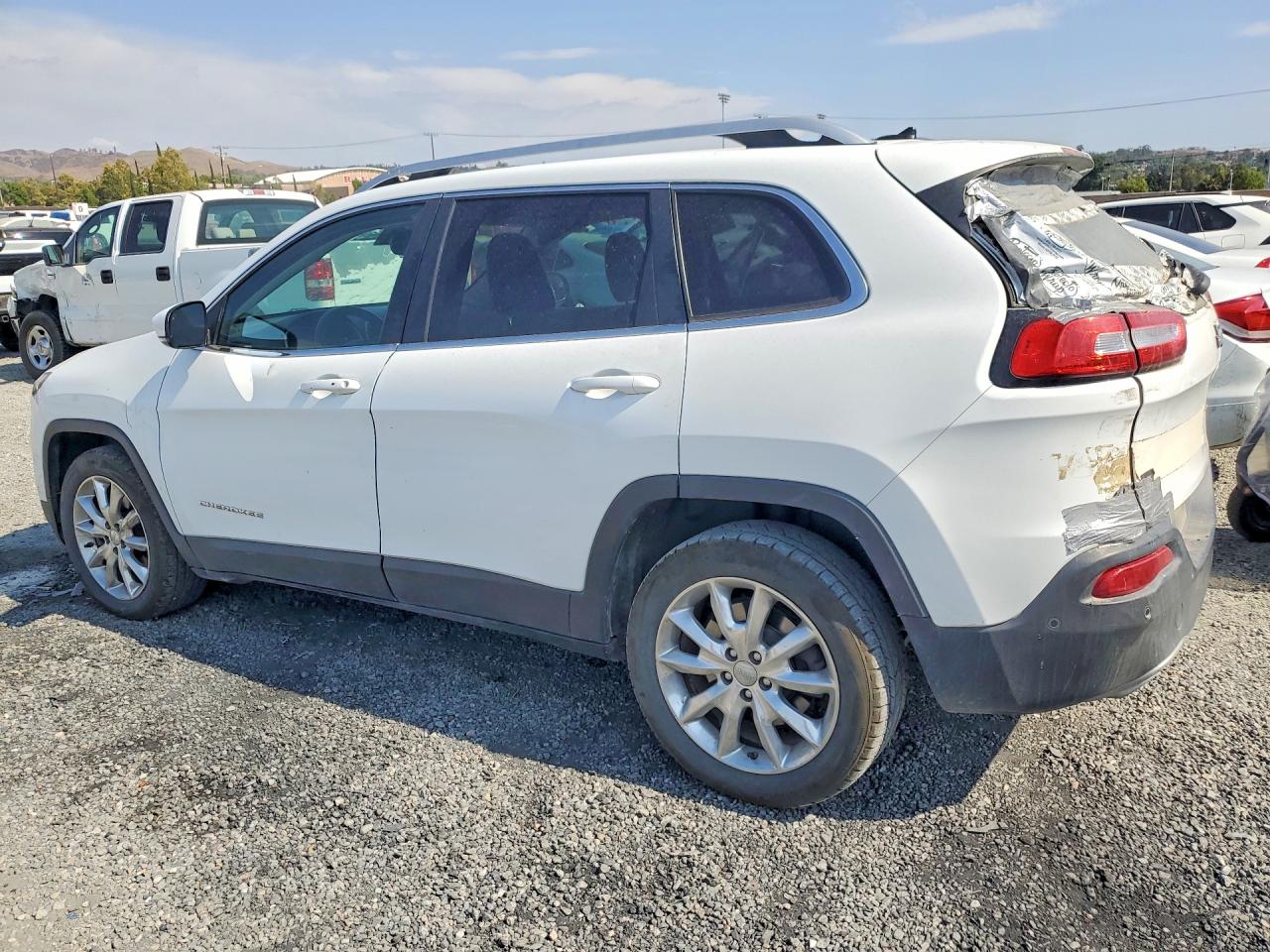 2015 Jeep Cherokee Limited White vin: 1C4PJLDS4FW547075