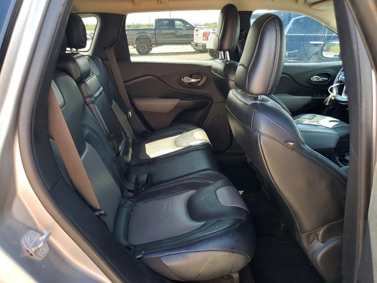 2014 Jeep Cherokee Limited Silver vin: 1C4PJLDS5EW164454