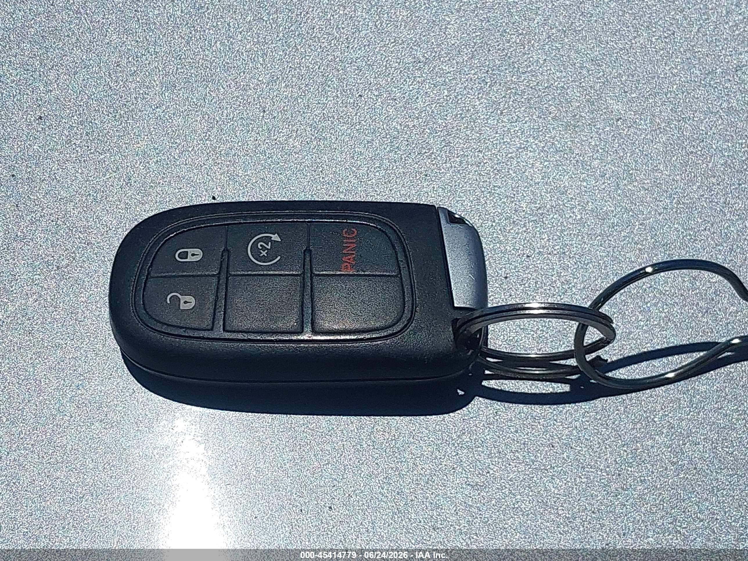 2014 Jeep Cherokee Limited Серебряный vin: 1C4PJLDS6EW103775