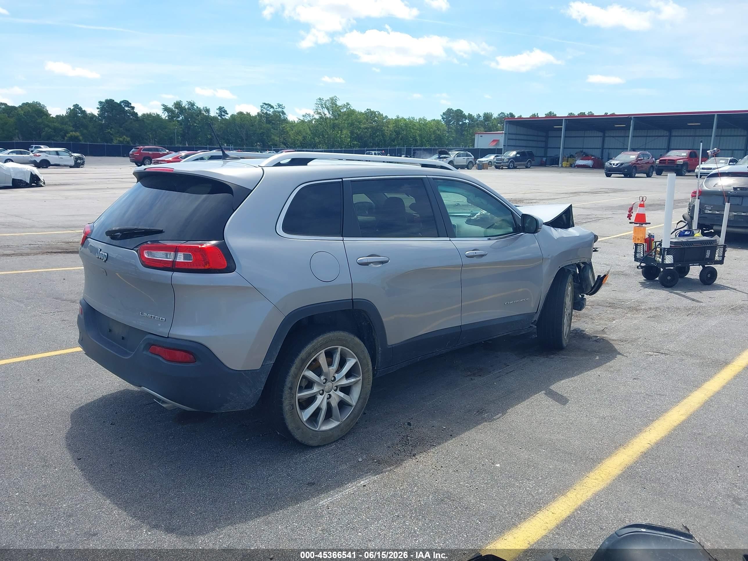 2014 Jeep Cherokee Limited Silver vin: 1C4PJLDS9EW153988