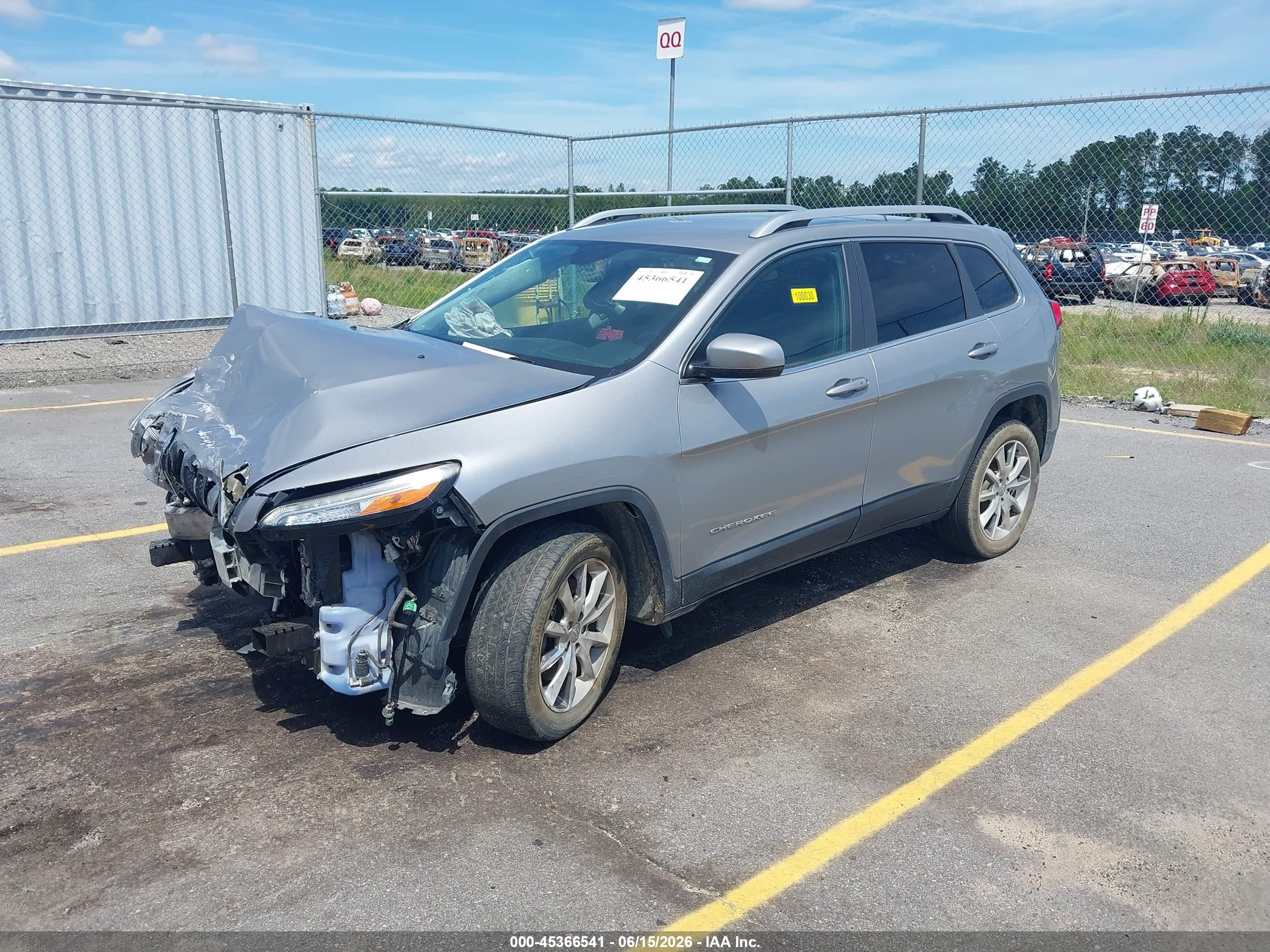2014 Jeep Cherokee Limited Silver vin: 1C4PJLDS9EW153988