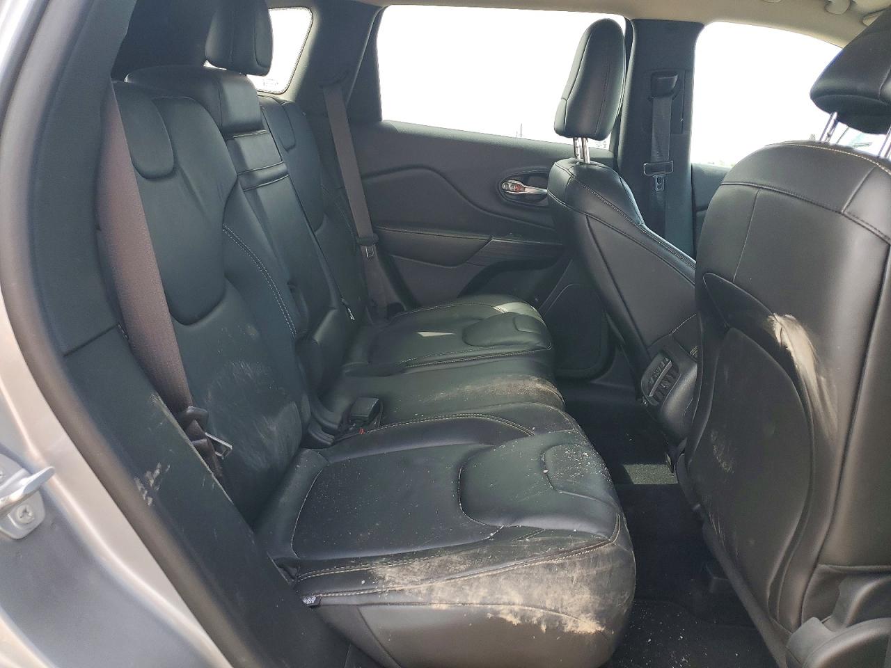 2015 Jeep Cherokee Limited Silver vin: 1C4PJLDS9FW684352