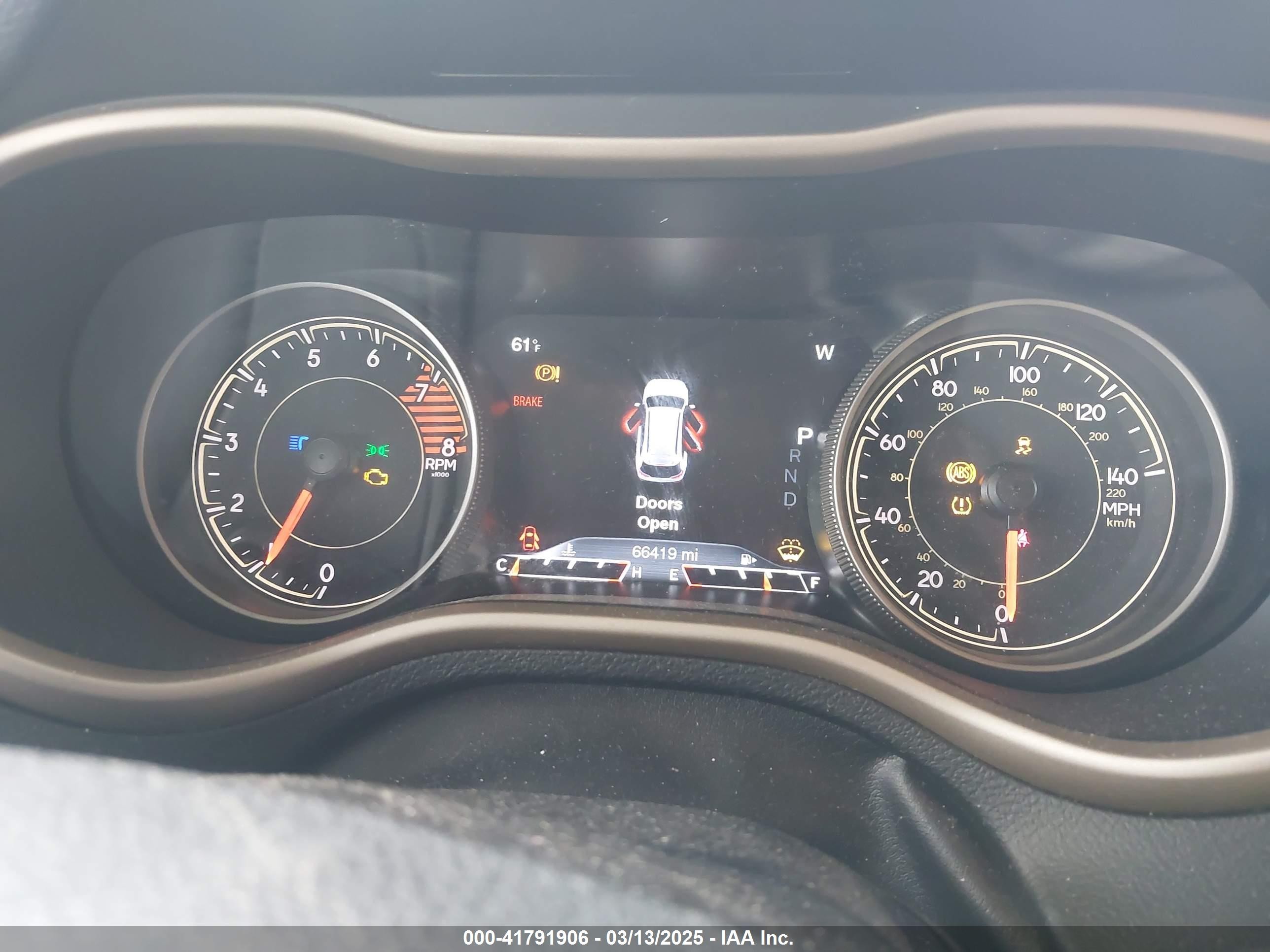 2017 Jeep Cherokee Limited Fwd Silver vin: 1C4PJLDS9HW650690