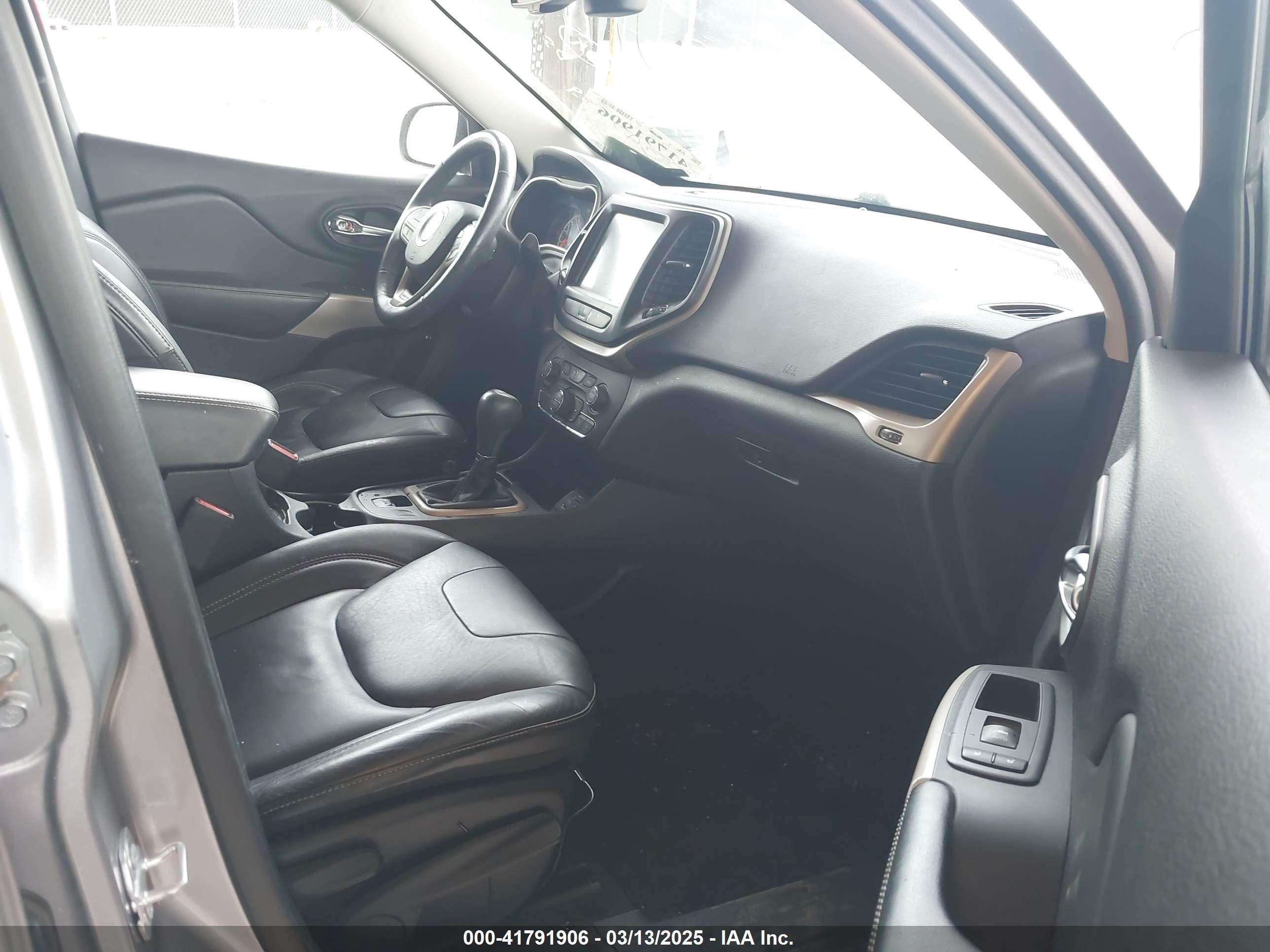 2017 Jeep Cherokee Limited Fwd Silver vin: 1C4PJLDS9HW650690
