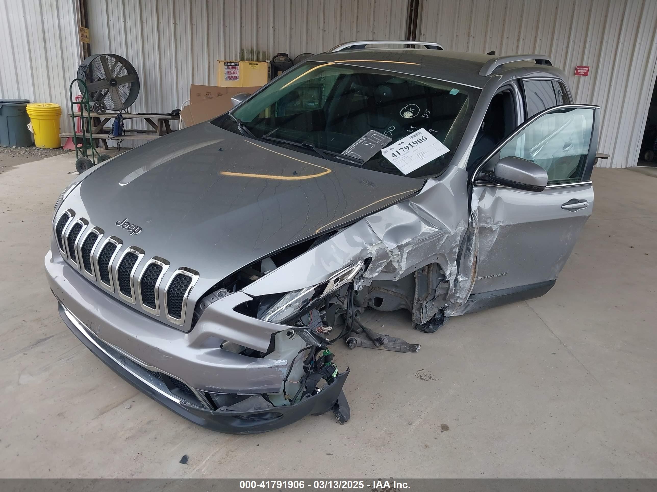 2017 Jeep Cherokee Limited Fwd Silver vin: 1C4PJLDS9HW650690