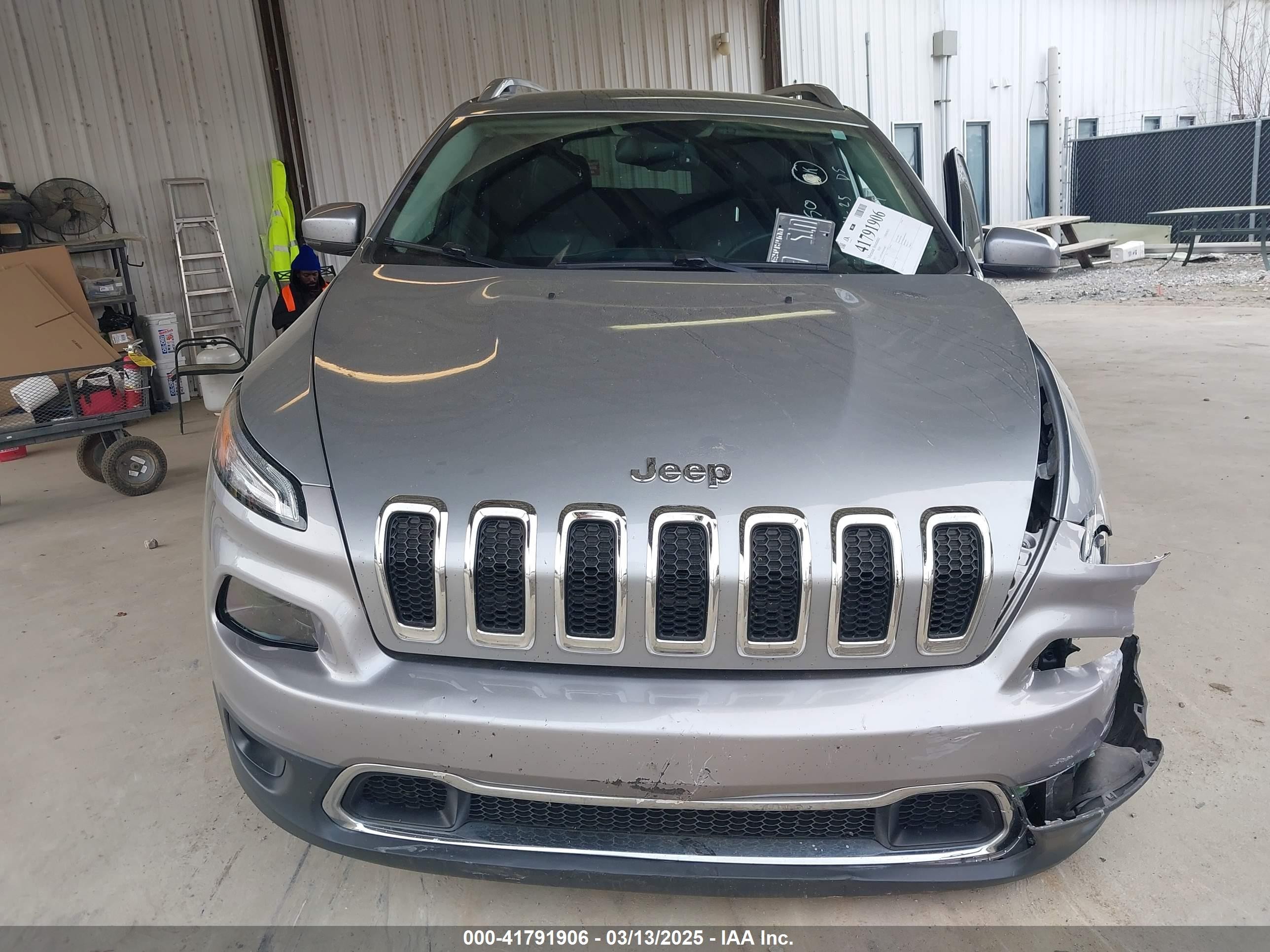 2017 Jeep Cherokee Limited Fwd Silver vin: 1C4PJLDS9HW650690