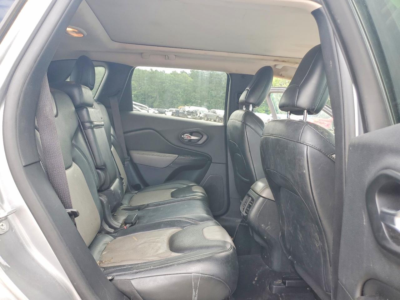 2014 Jeep Cherokee Limited Silver vin: 1C4PJLDSXEW144054
