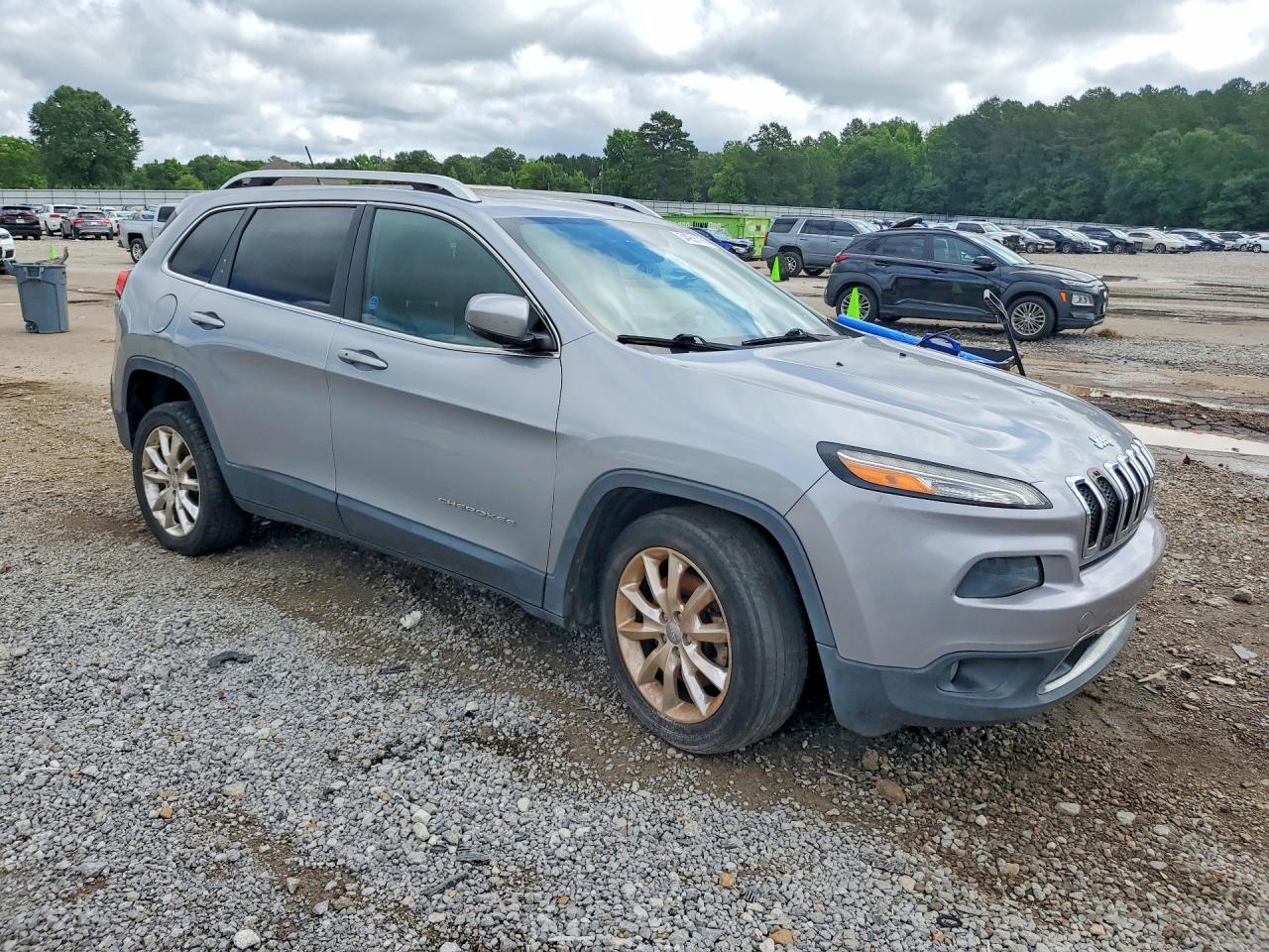 2014 Jeep Cherokee Limited Silver vin: 1C4PJLDSXEW144054