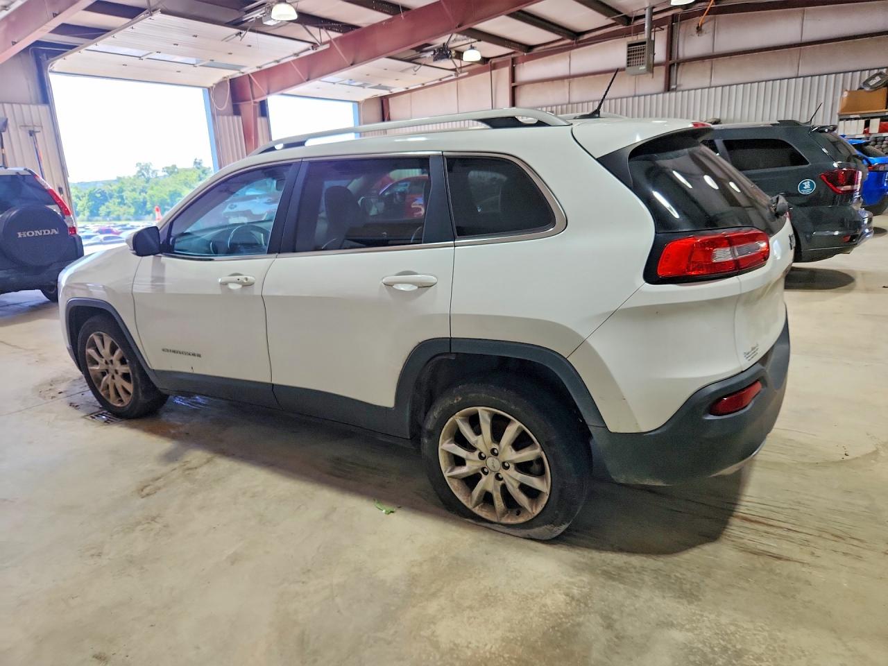 2015 Jeep Cherokee Limited White vin: 1C4PJLDSXFW517689