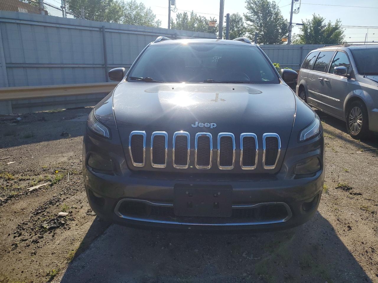 2015 Jeep Cherokee Limited Gray vin: 1C4PJLDSXFW518499