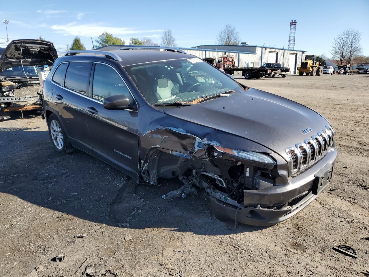 2018 Jeep Cherokee Latitude Plus   Gray vin: 1C4PJLLB1JD512001